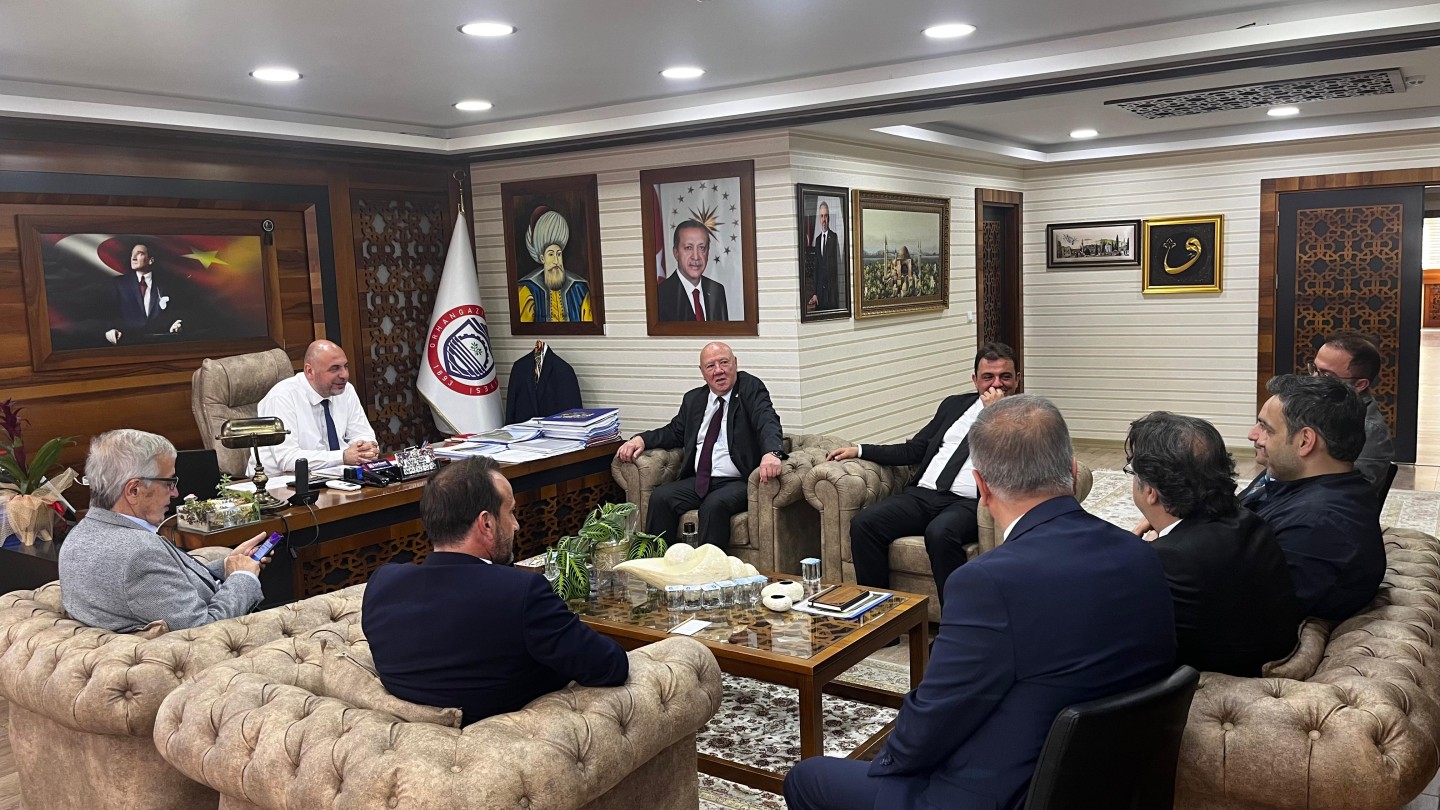 Gazeteciler Konfederasyonu ve Bursa Gazeteciler Cemiyeti Başkanı Nuri Kolaylı ve Yürütme Kurulu Üyeleri, Başkan Aydın'ı Ziyaret Etti