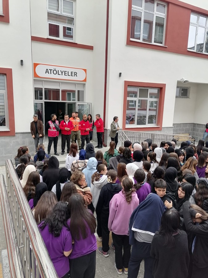 Genç Nesil Afetlere Karşı Bilinçleniyor: Orhangazi Belediyesi 9000’den Fazla Öğrenciye Eğitim Verdi