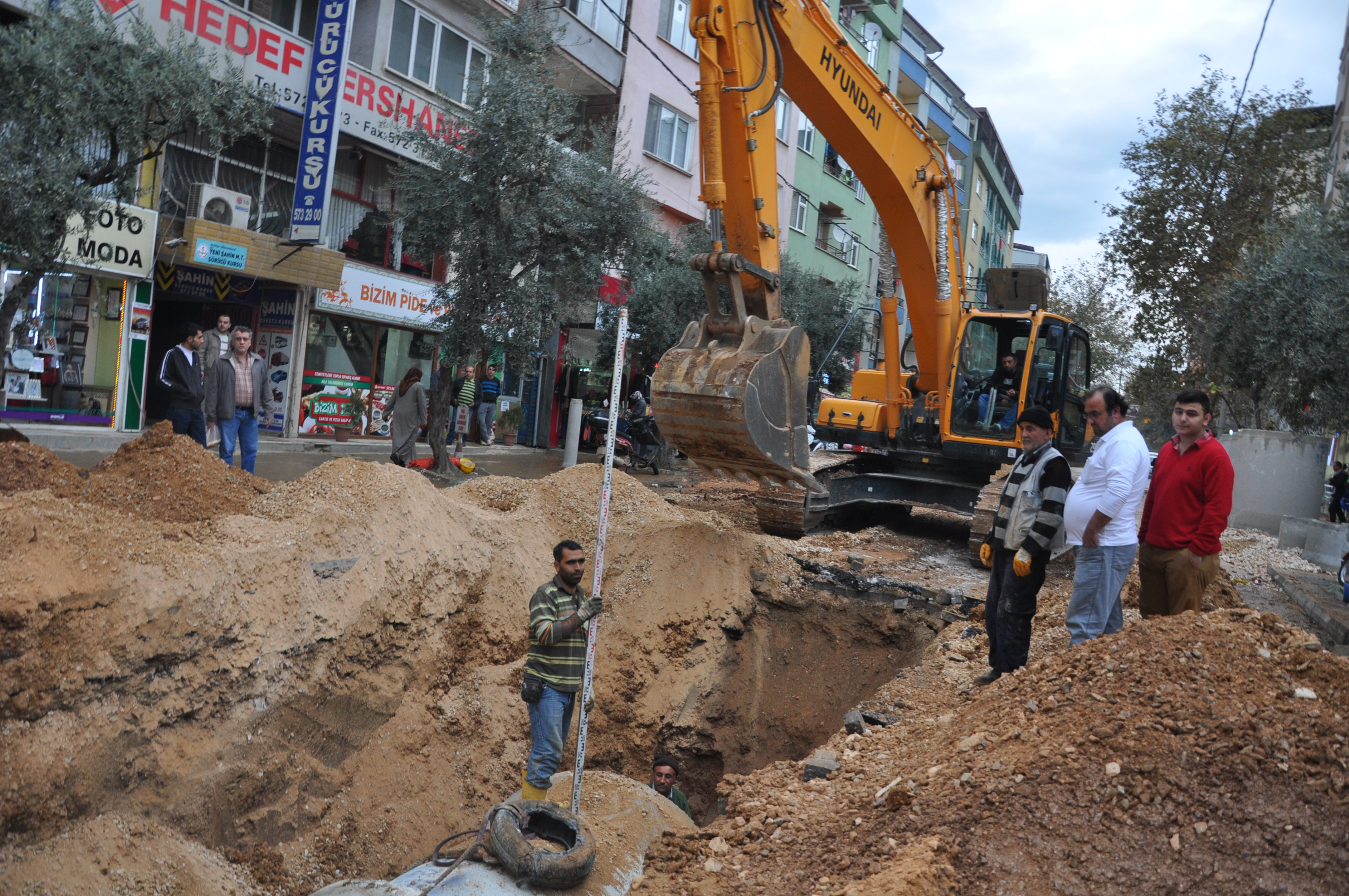 Altyapi Çalismalari Orhangazi'de Sorunsuz Devam Ediyor 