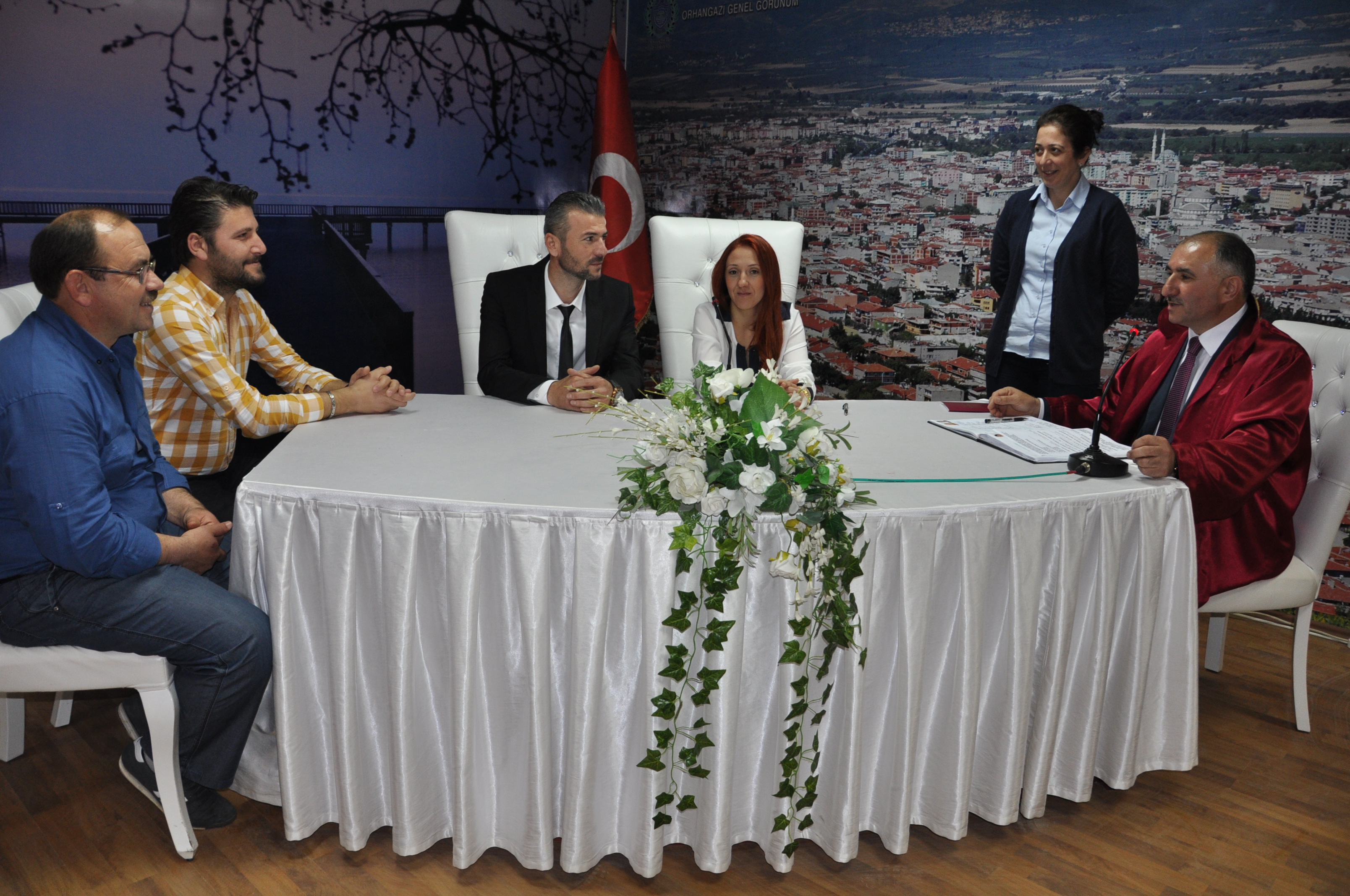 Belediye Baskani Neset Çaglayan Ilk Nikahini Kiydi 