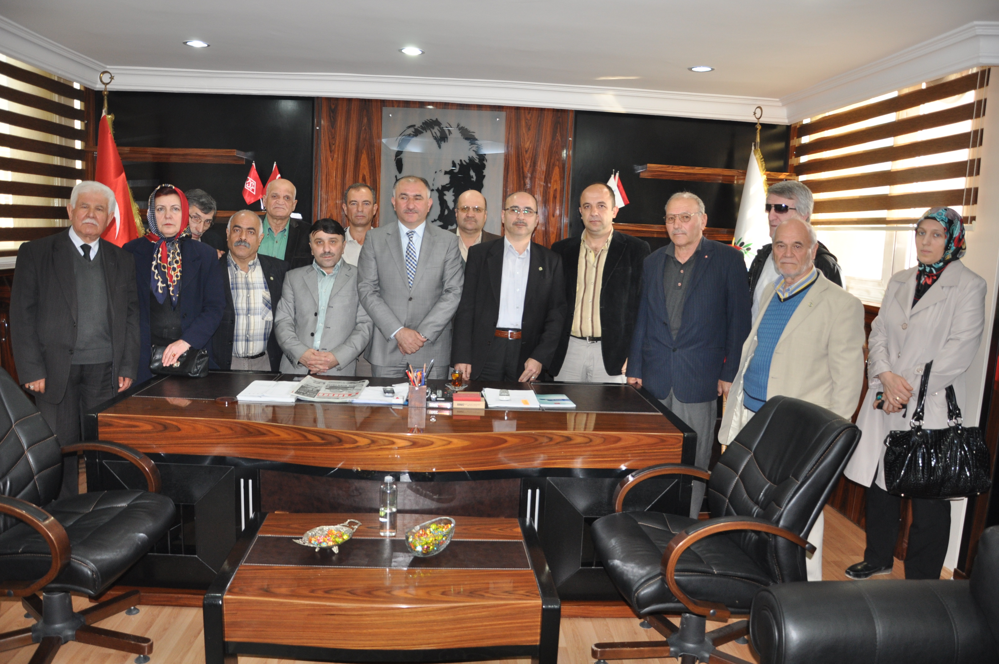 Belediye Baskani Neset Çaglayan'a Ziyaretçi Akini Devam Ediyor 