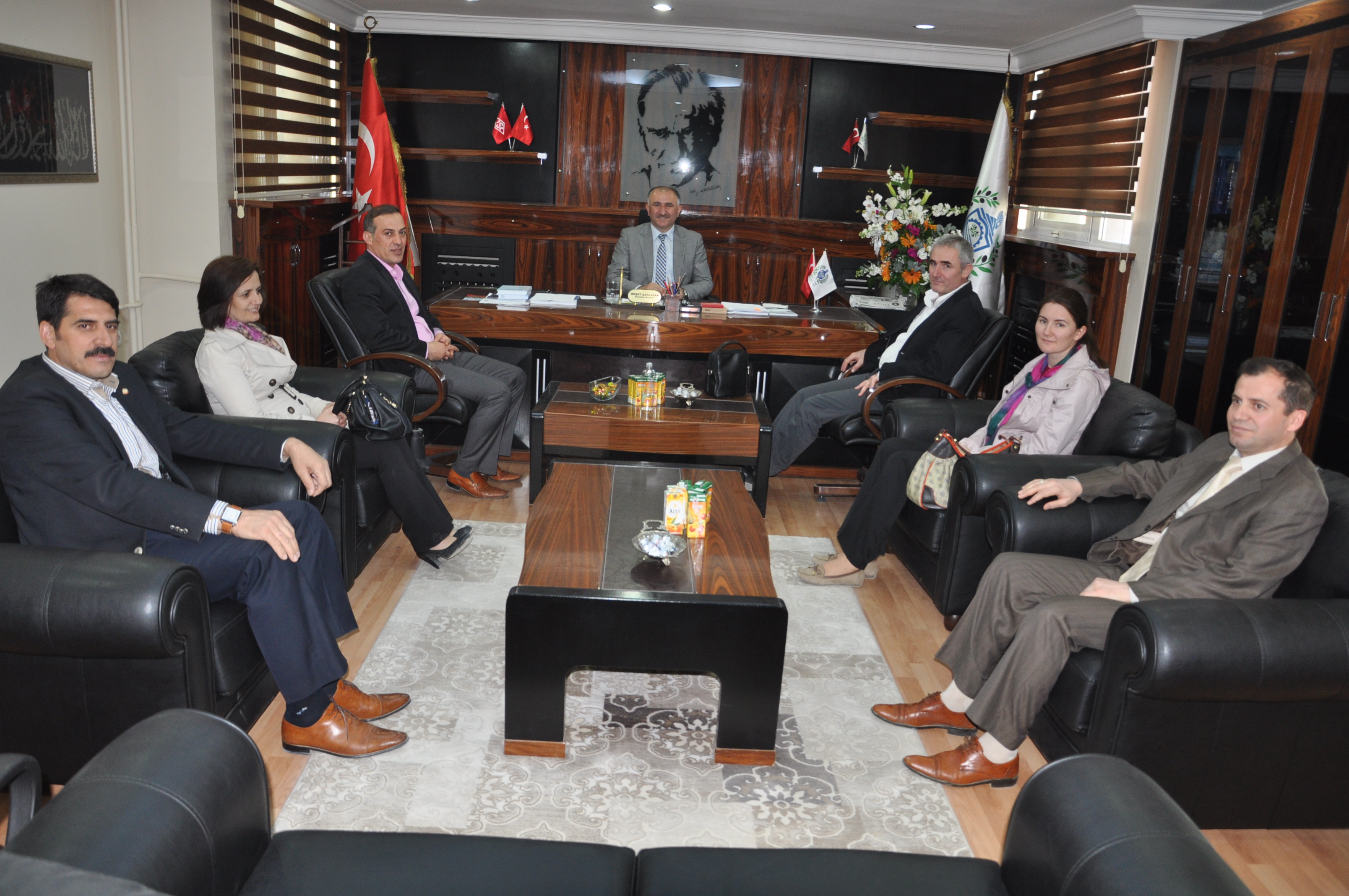 Orhangazi Devlet Hastanesi Yönetimi Belediye Baskani Neset Çaglayan'i Makaminda Ziyaret Etti 