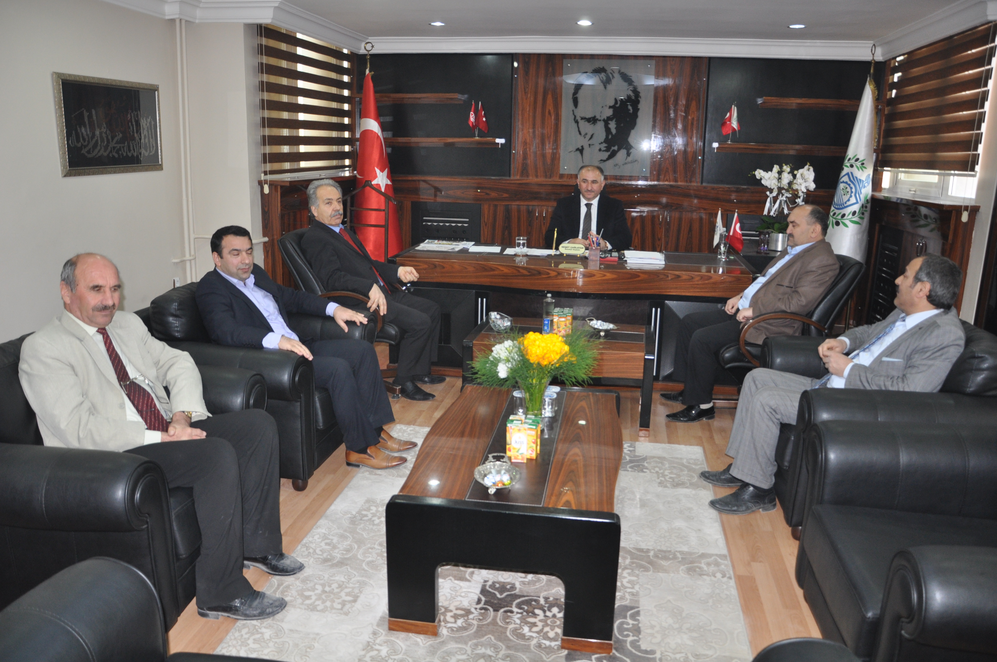 Belediye Baskani Neset Çaglayan'a Ziyaretçi Akini Devam Ediyor 