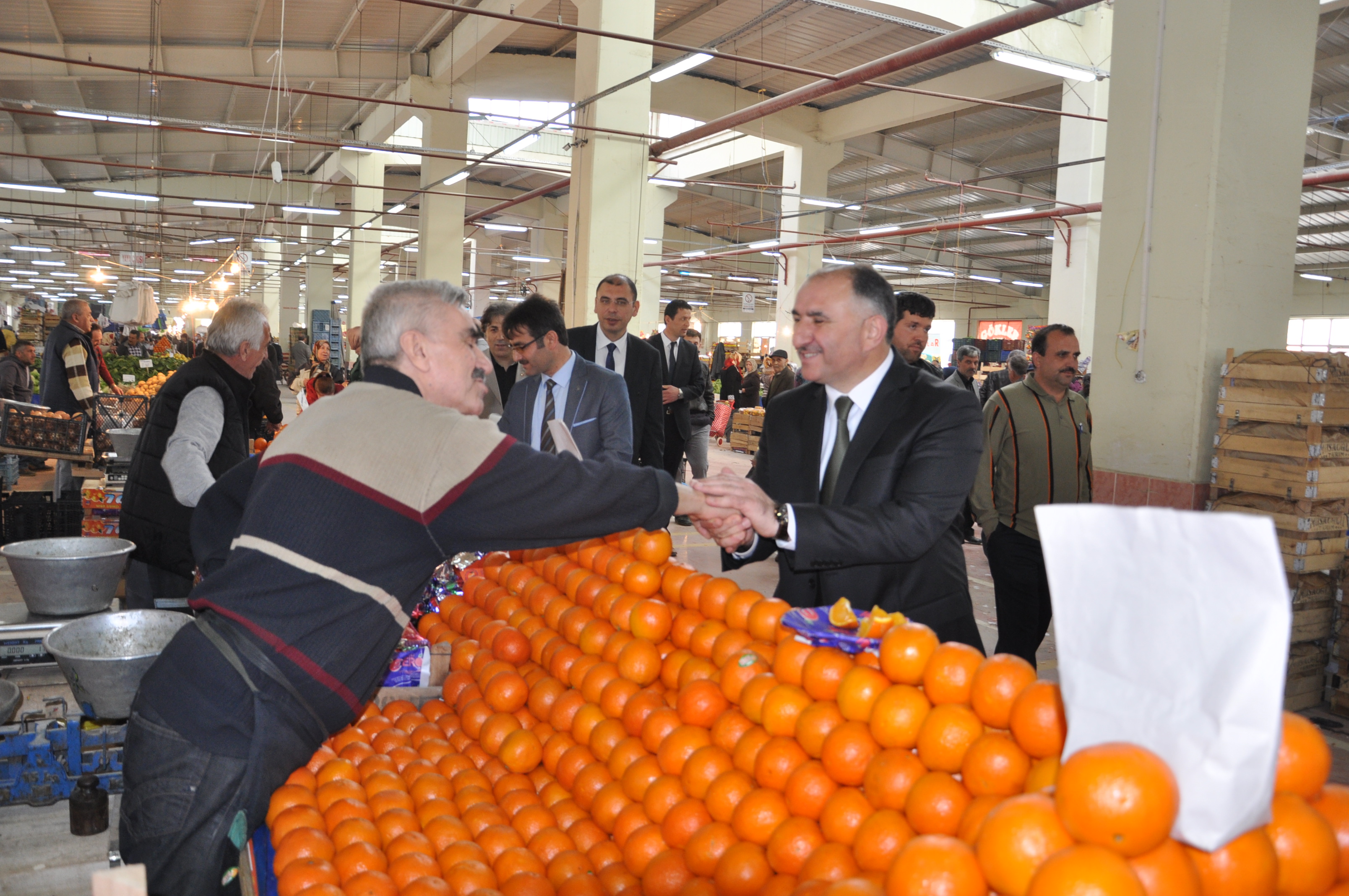 Baskan Çaglayan'dan Esnaf ve Pazar Ziyareti 
