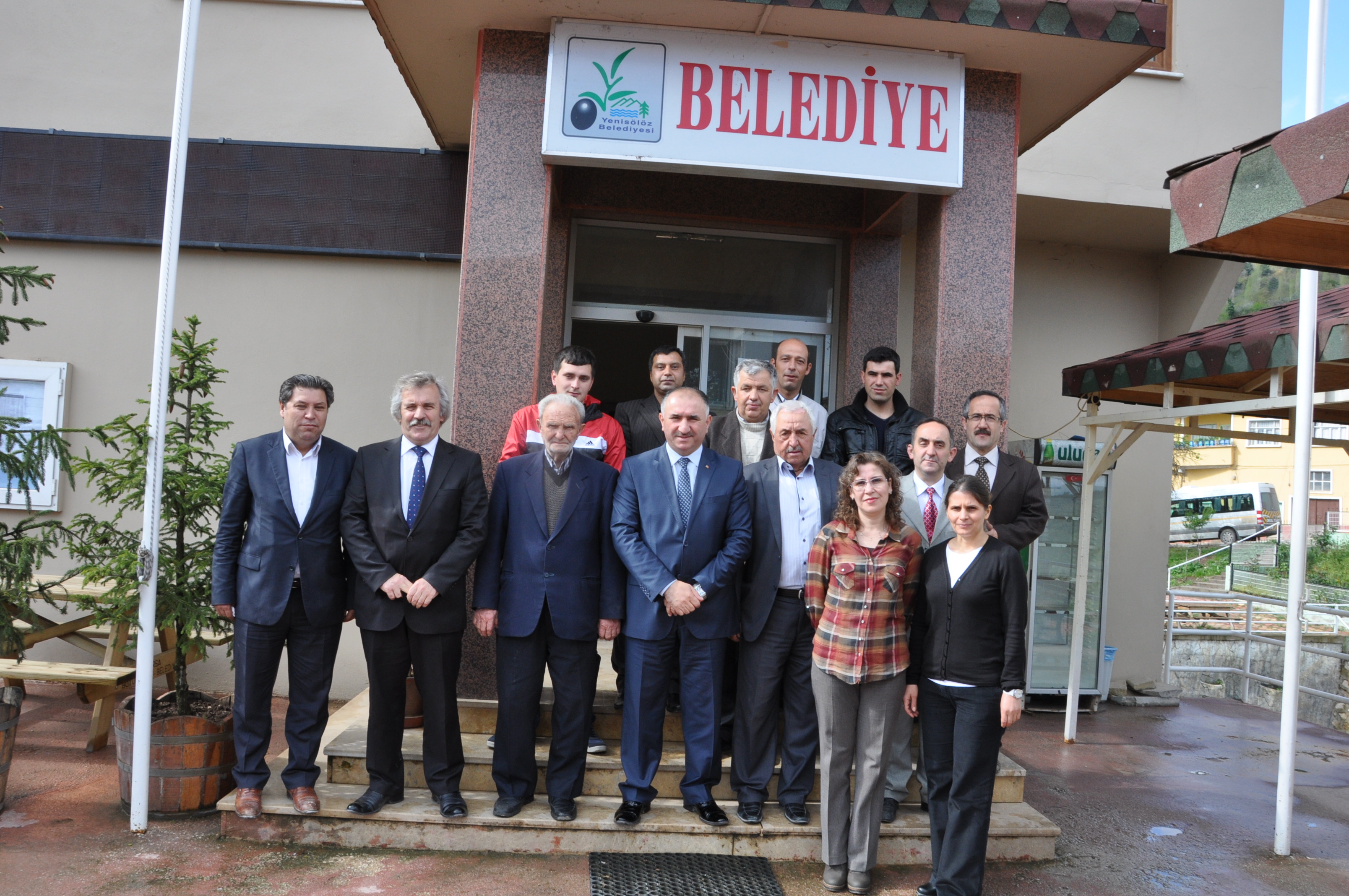 Belediye Baskani Neset Çaglayan Kapanan Beldelerden Yenisölöz'ü ZIyaret Etti 