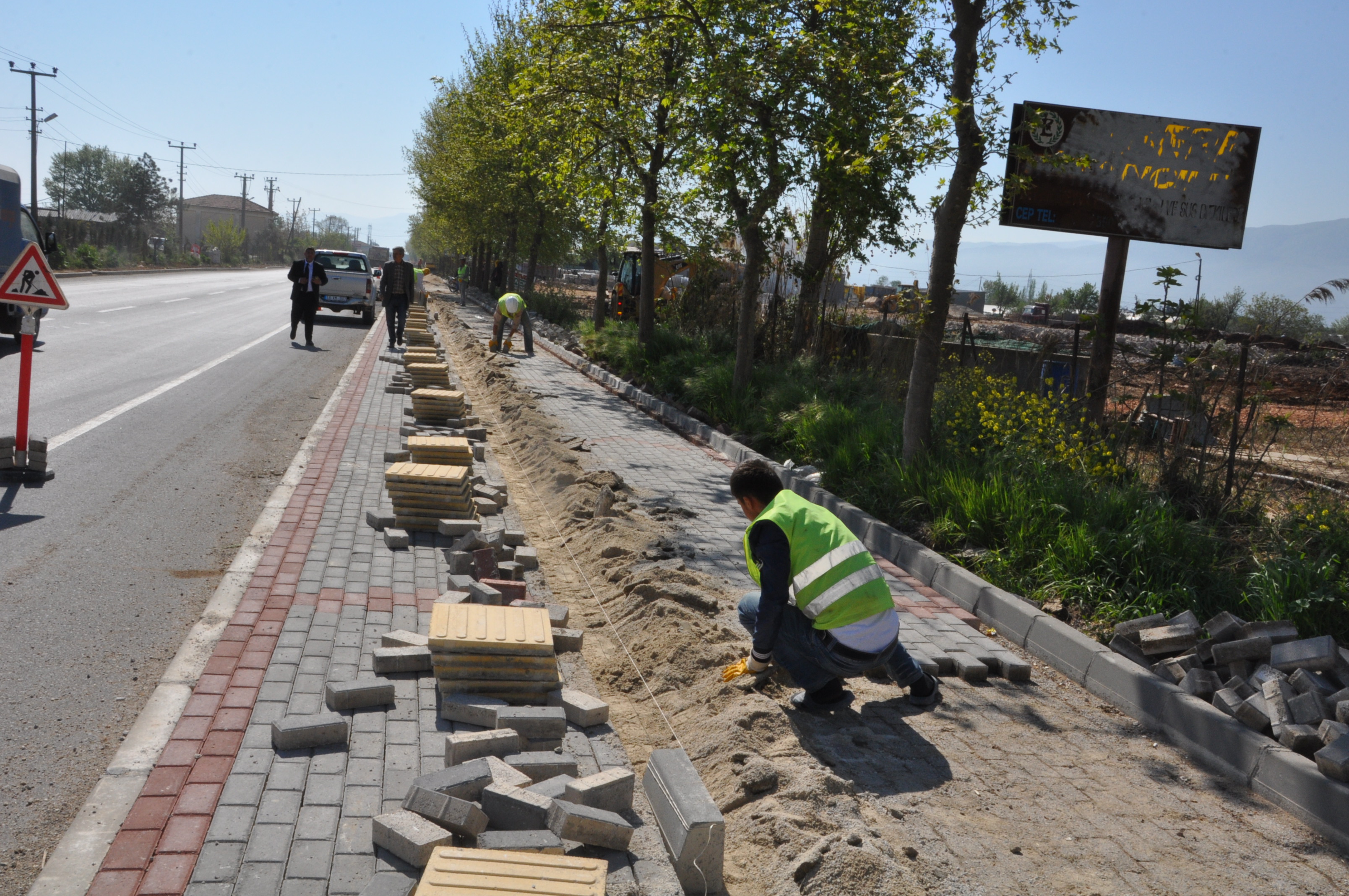 Orhangazi Belediyesi Göl Yolundaki Çalismalarina Devam Ediyor 
