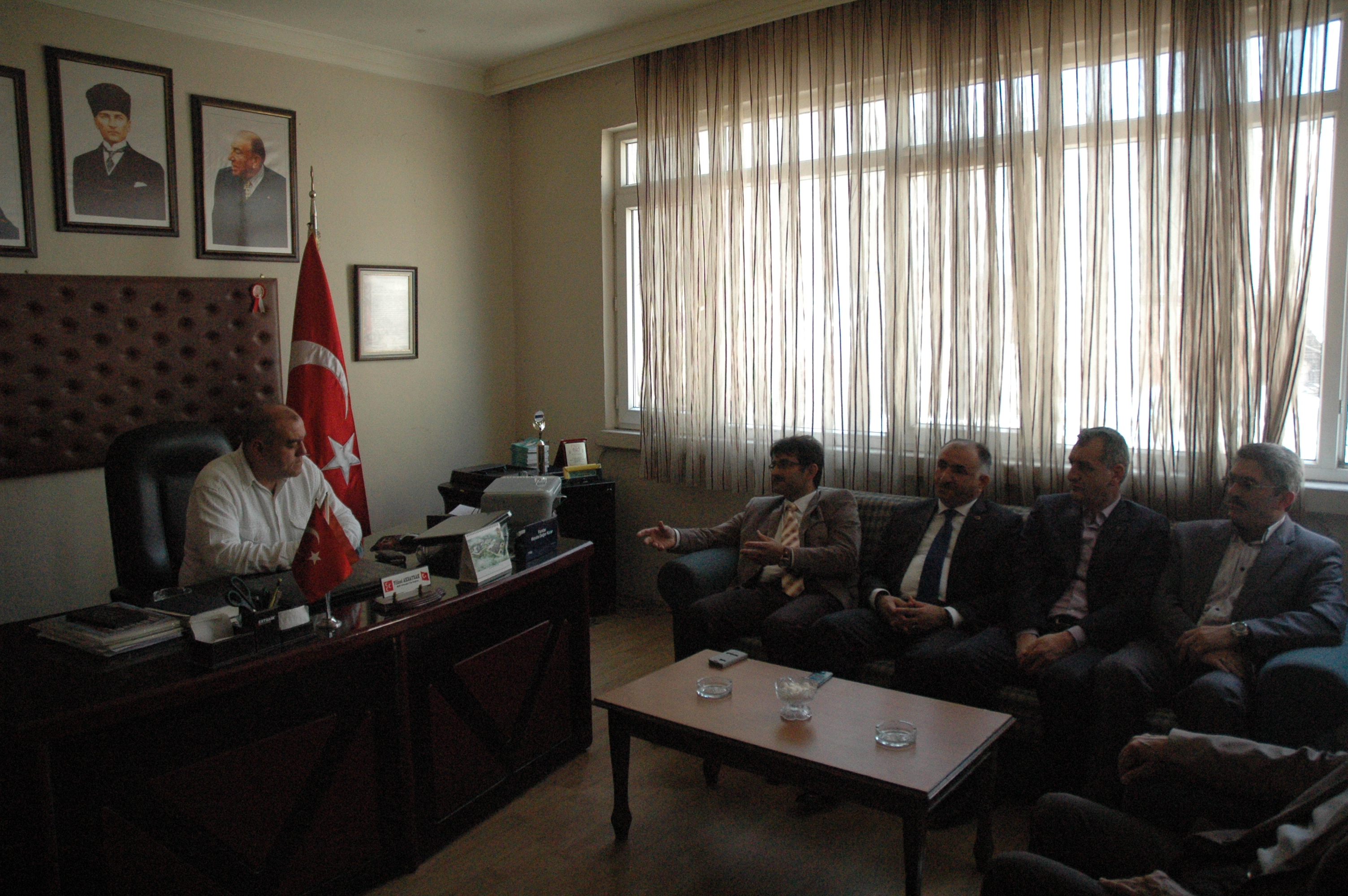 Belediye Baskani Neset Çaglayan Milliyetçi Hareket Partisi Orhangazi Ilçe Teskilatini Ziyaret Etti 