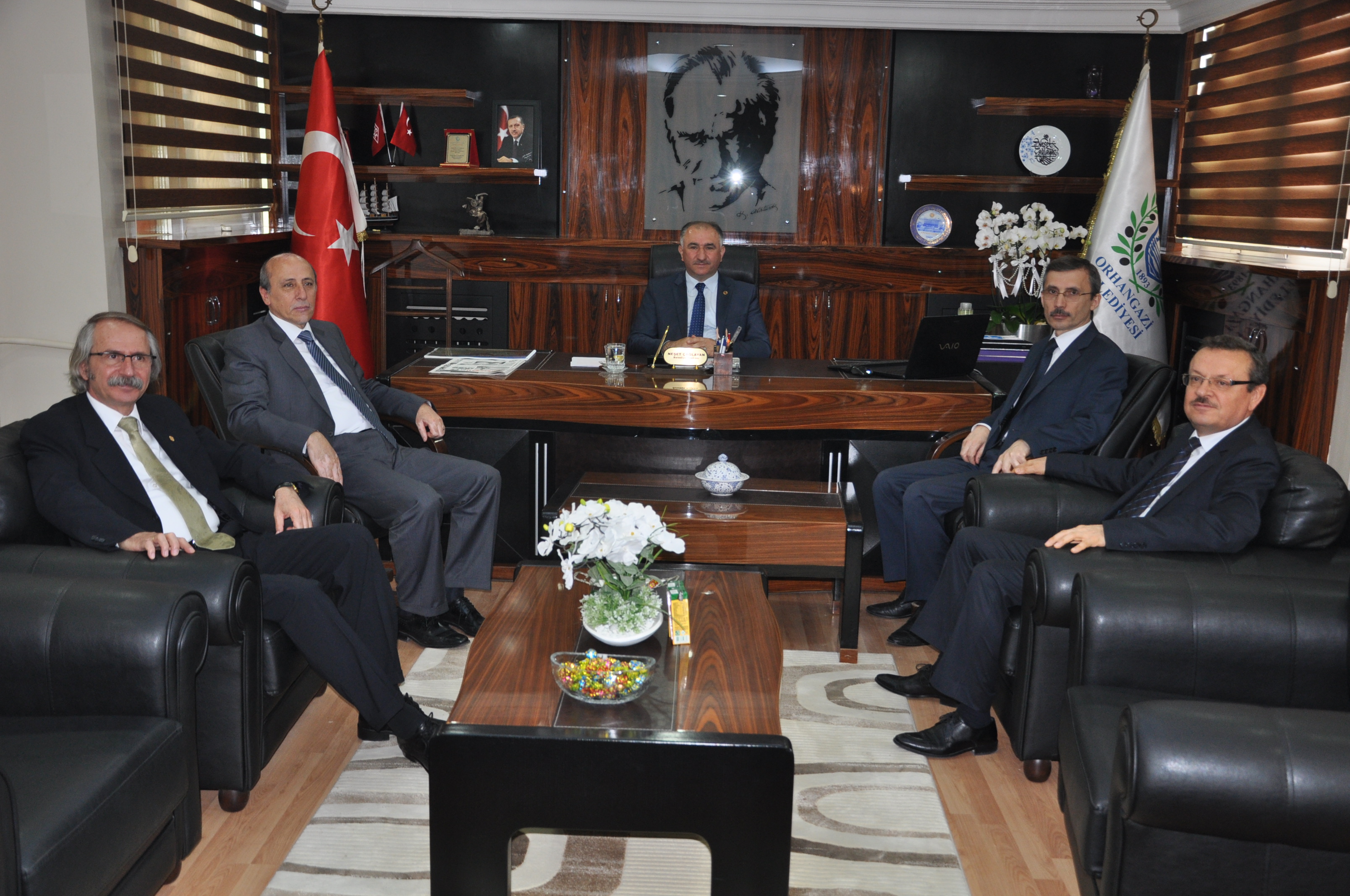 Uludag Üniversitesi Rektörü Prof. Dr. Kamil Dilek ve Rektör Yardimcilari Belediye Baskani Çaglayan'a Hayirli Olsun Ziyaretinde Bulundular 