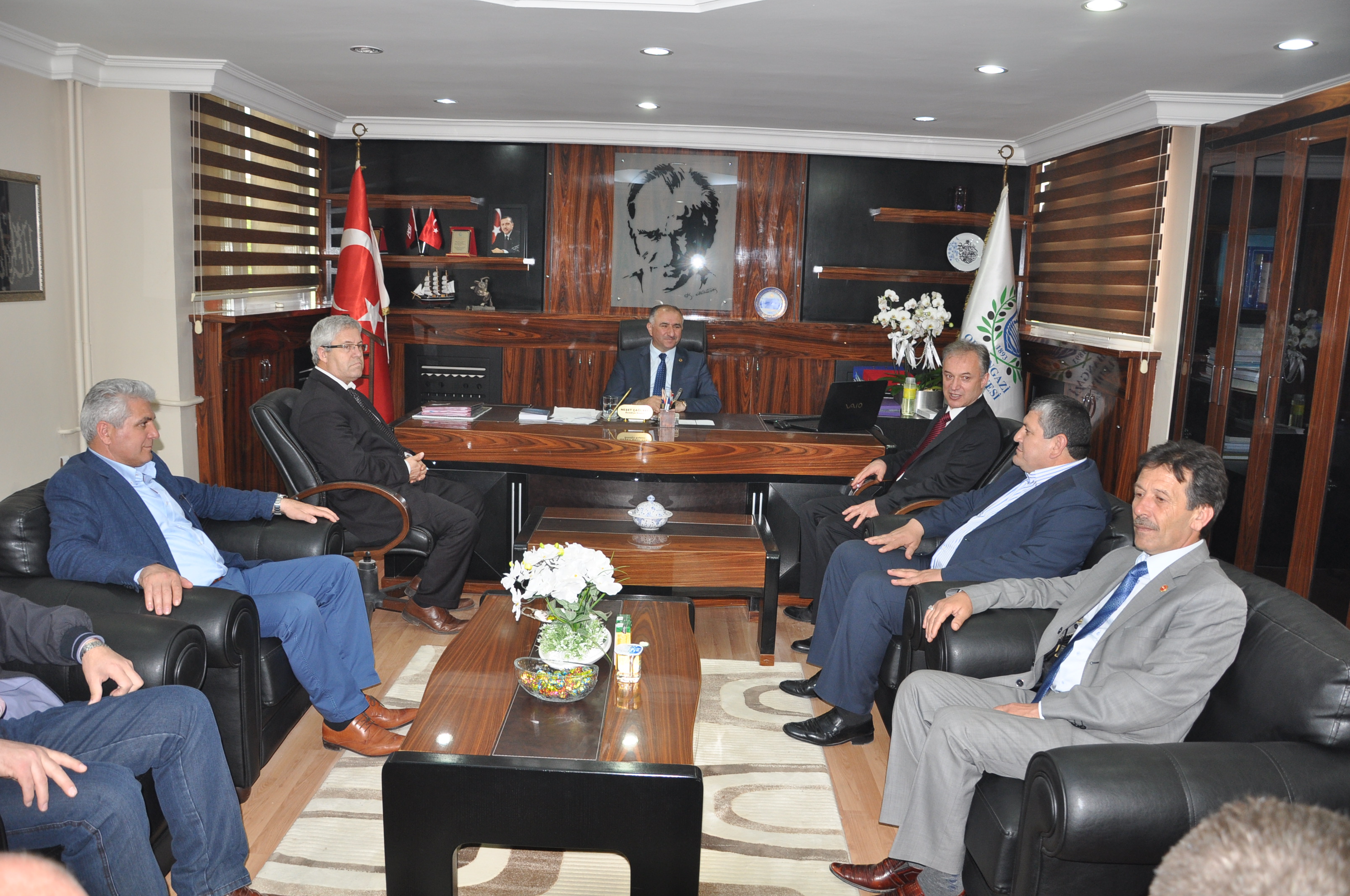 Bal-Göç Genel Baskani Doç.Dr. Yüksel Özkan ve Yönetim Kurulu Belediye Baskani Neset Çaglayan'i Ziyaret Etti 