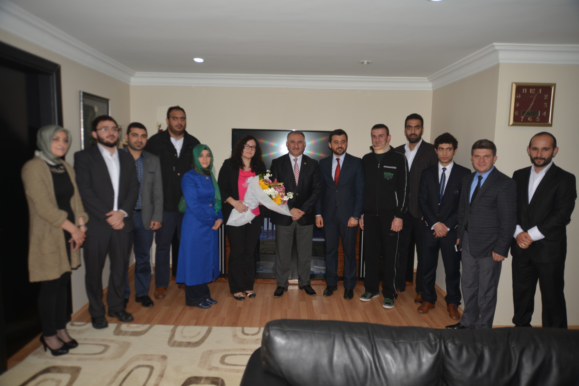 Ak Parti Bursa Il Gençlik Kollarindan Baskan Çaglayan’a Kutlama Ziyareti 