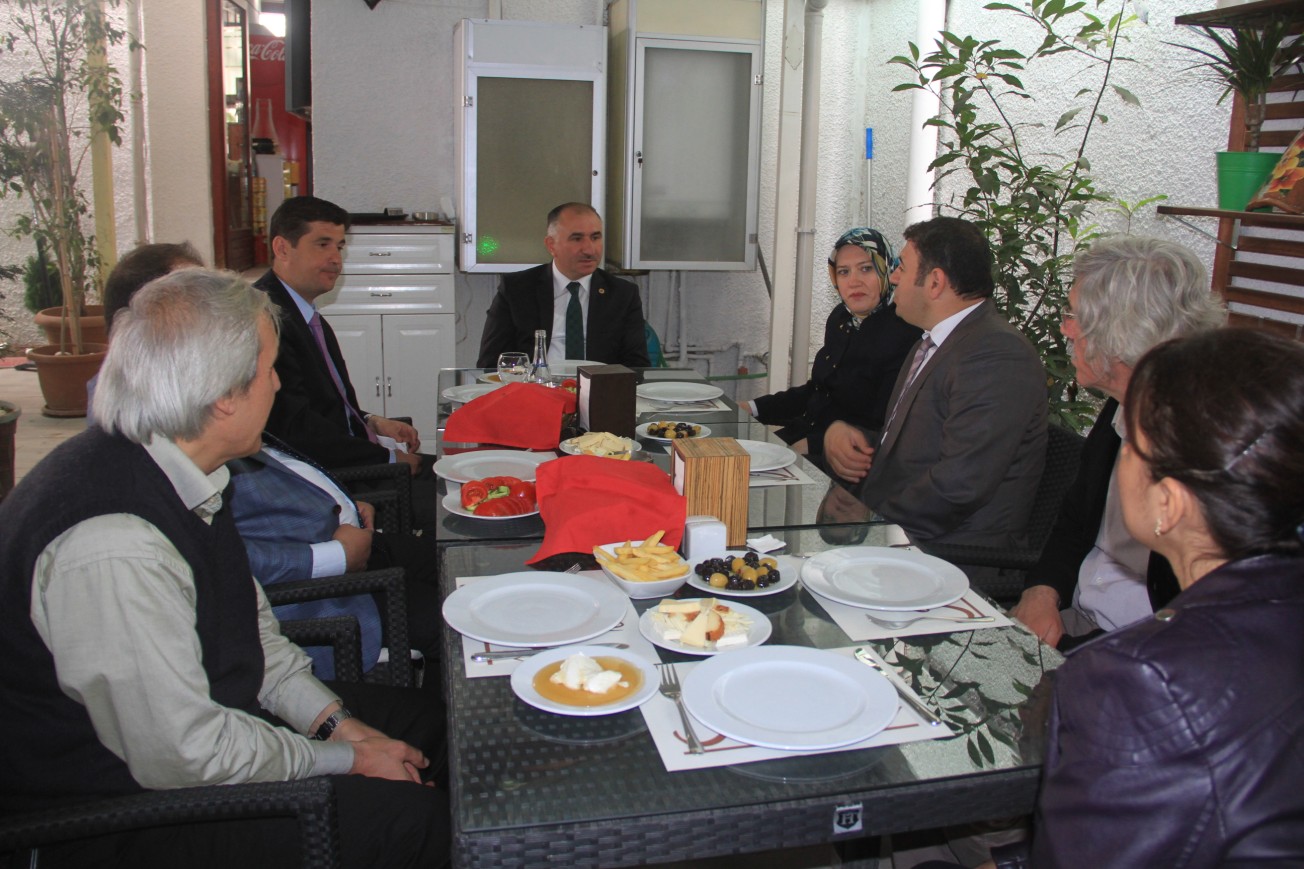 Belediye Baskani Neset Çaglayan Bursa Böbrek Hastalari Sosyal Yardimlasma ve Dayanisma Dernegiyle Birlikte Sabah Kahvaltida Bir Araya Geldi 