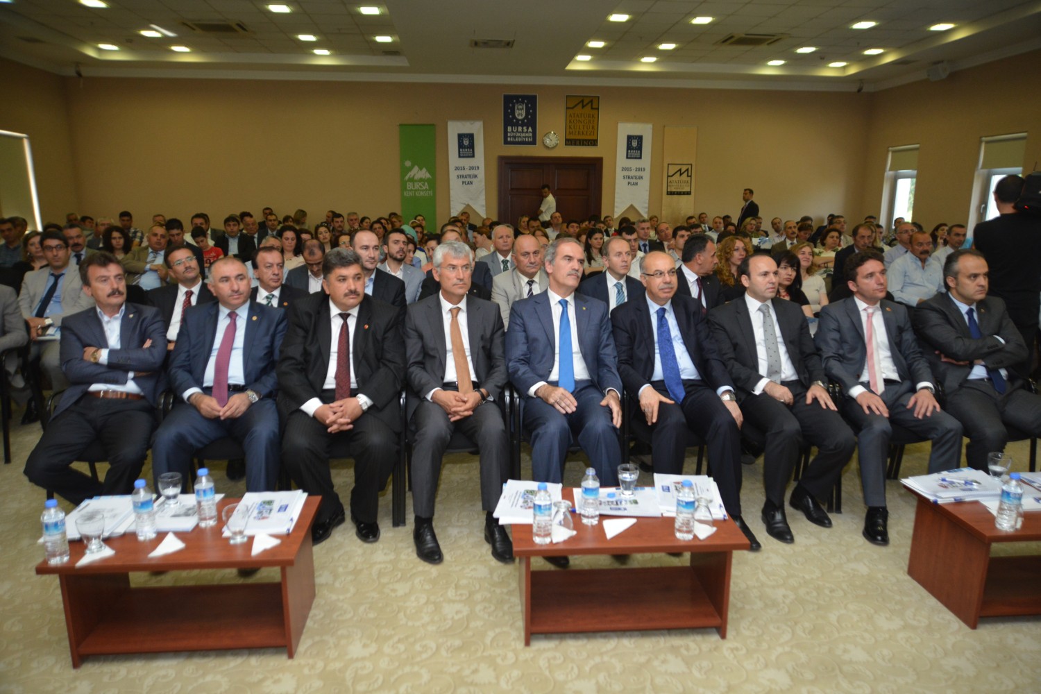 Büyüksehir Belediyesi’nin Koordinasyonunda Düzenlenen Toplantiya Belediye Baskani Neset Çaglayan, Büyüksehir Meclis Üyeleri Bekir Aydin, Ilhan Kiliç, Hasan Budak’da Katildi 