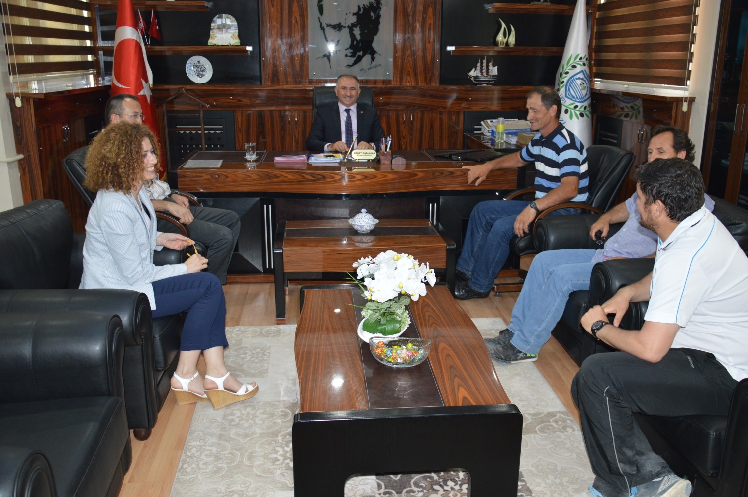 Orhangazi Tenis Kulübü Baskani Metin Küçük ve Yönetim Kurulu Üyeleri Baskan Neset Çaglayan’i Kutlayip Görevinde Basari Diledi 