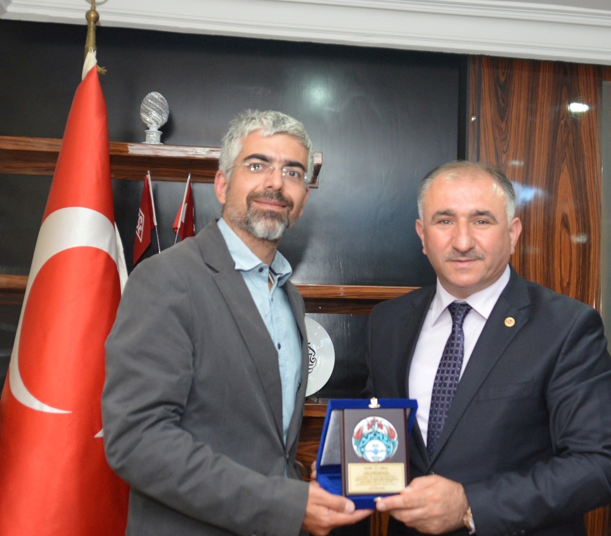 Iznik Ultra Maratonu’na Destek Veren Belediye Baskani Neset Çaglayan'a Tesekkür Plaketi Verildi 