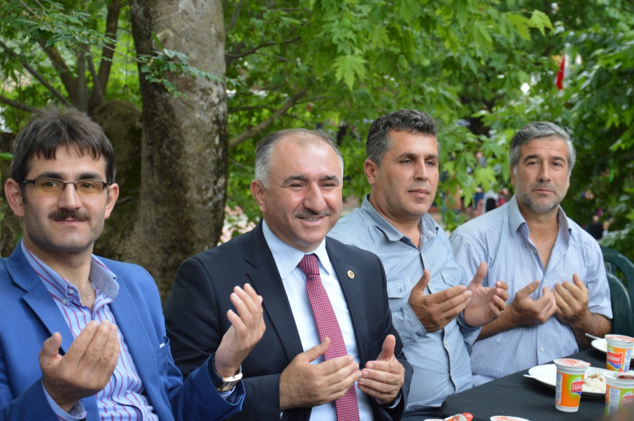 Belediye Baskani Neset Çaglayan Gedelek Pinarbasi'ndaki Pilav Gününe Katildi 