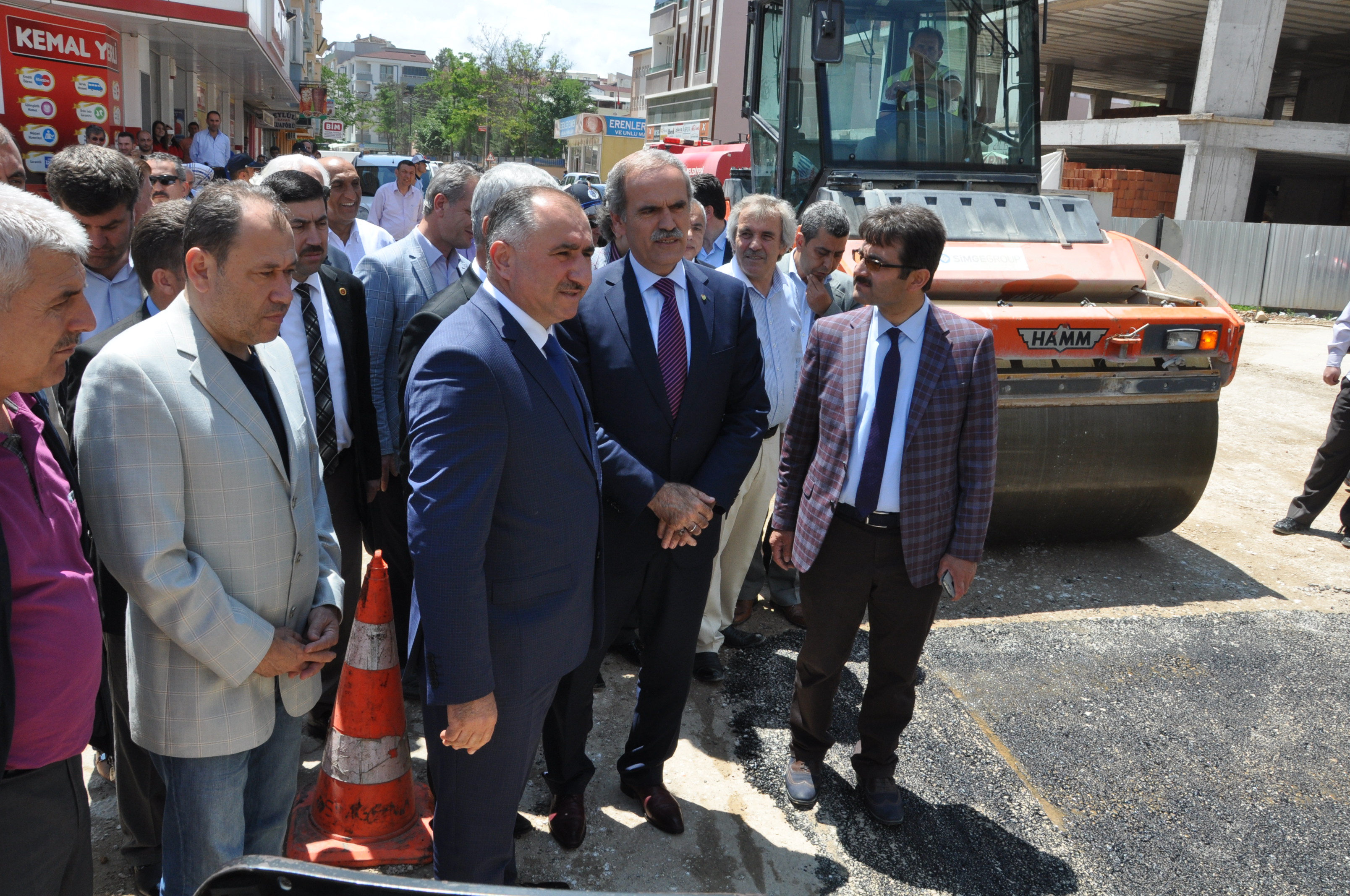 Orhangazi’de Asfalt Çalismalari Basladi 