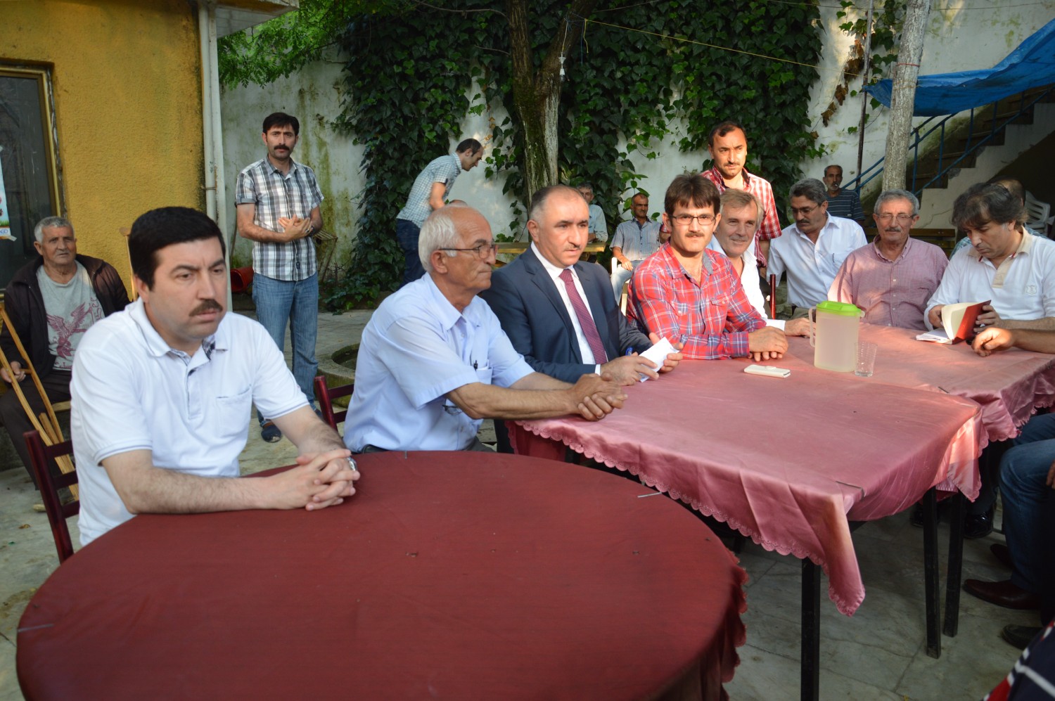 Baskan Neset Çaglayan ve Ak Parti ilçe Baskani Mustafa Kaya, Meclis Üyeleri ve Parti Teskilat Mensuplari ile Birlikte Orhangazi’ye Bagli Karsak, Gemiç ve Akharem Mahallelerini Ziyaret Ettiler 