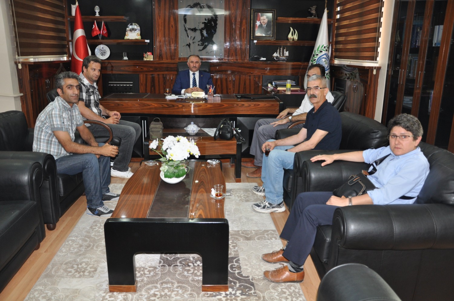 ODOSSED Baskani Murat Tugran ve Yönetim Kurulu Üyeleri Belediye Baskani Neset Çaglayan'i Makaminda Ziyaret Etti 