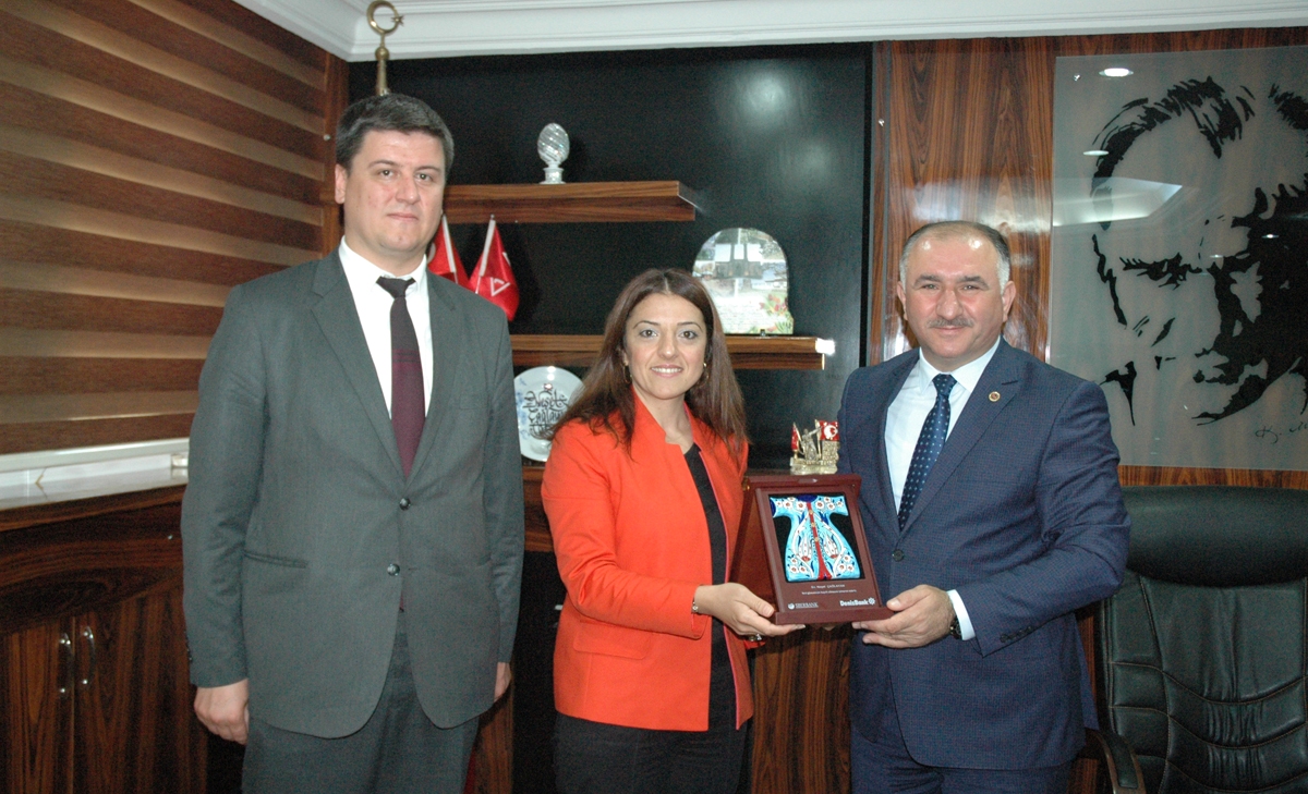 Denizbank Orhangazi Subesi Müdiresi Hidayet Kaplan, Belediye Baskani Neset Çaglayan’i Ziyaret Etti 