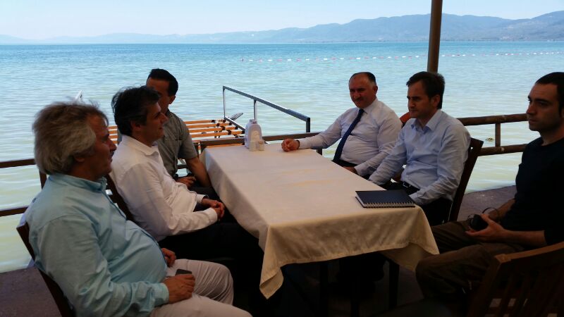 Bursa Büyüksehir Belediyesi'nin Iznik Gölü Orhangazi Sahilinde Hayata Geçirmeyi Planladigi Projeler Için Kollar Sivandi 