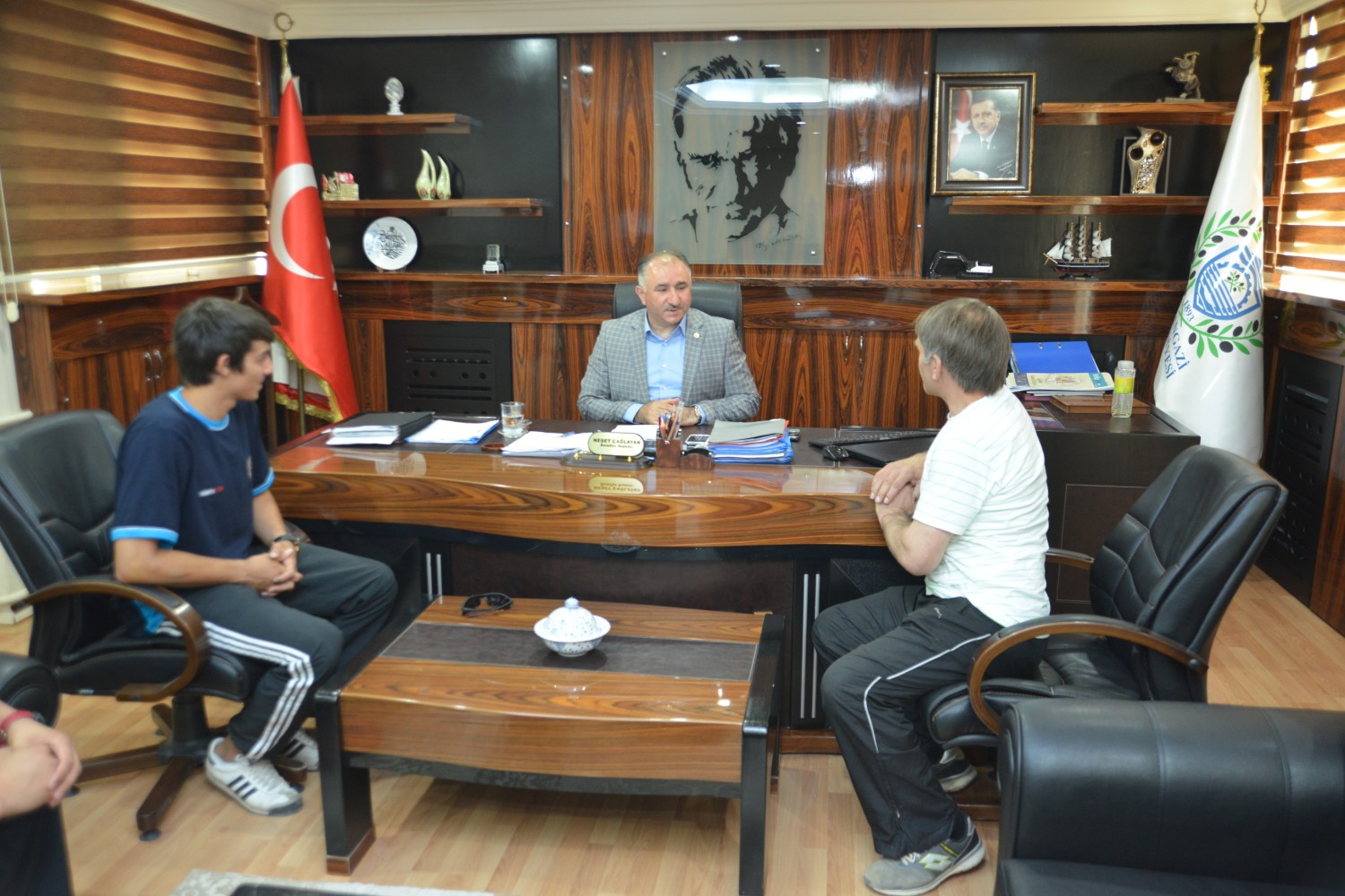 Belediye Baskani Neset Çaglayan, Sampiyon Karateciyi Agirladi 