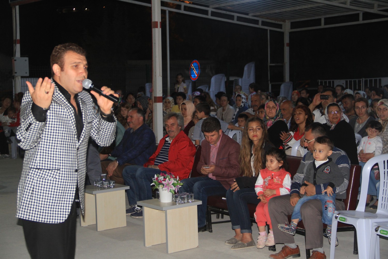 Türk Halk Müzigi Sanatçisi Engin Sezer, Her Yöreye Özgü Türkülüleri Orhangazililere Okudu 