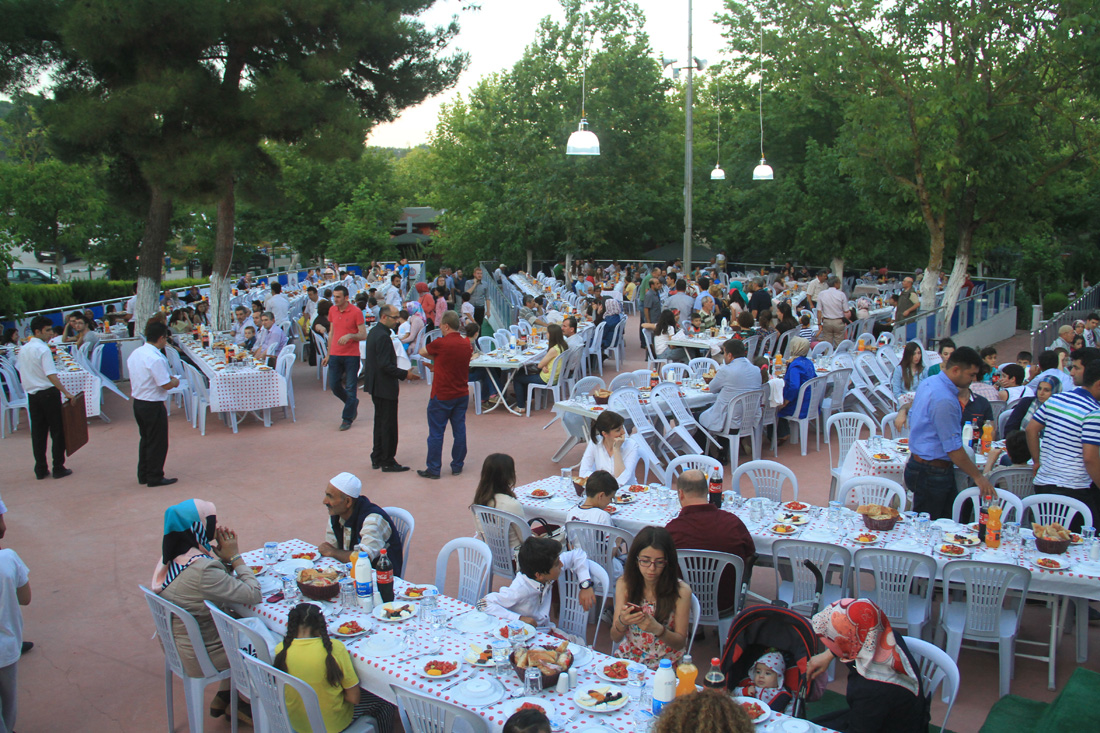 Orhangazi Belediyesi Personelinin Iftar Yemegi Nadir Sosyal Tesisleri’nde Düzenlendi 
