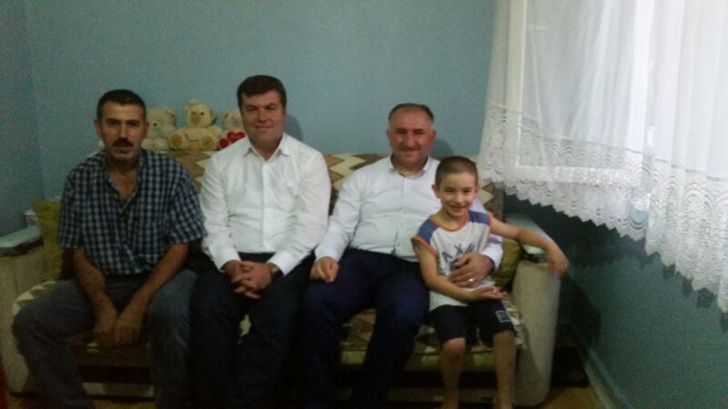 Belediye Baskani Neset Çaglayan Muradiye Mahallesinde Bir Aileye Iftar Konugu Oldu 