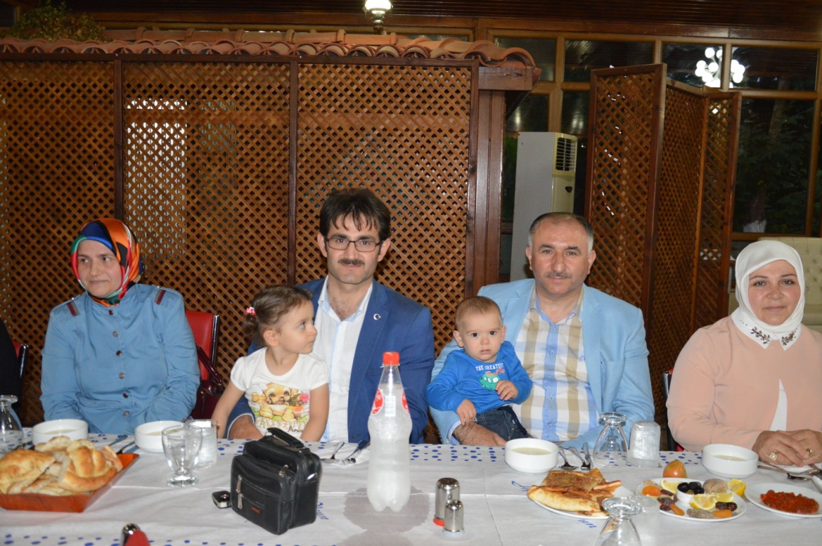 Belediye Baskani Neset Çaglayan Seçim Sürecinde Beraber Çalistigi Ak Partili Bayanlari Agirladi 