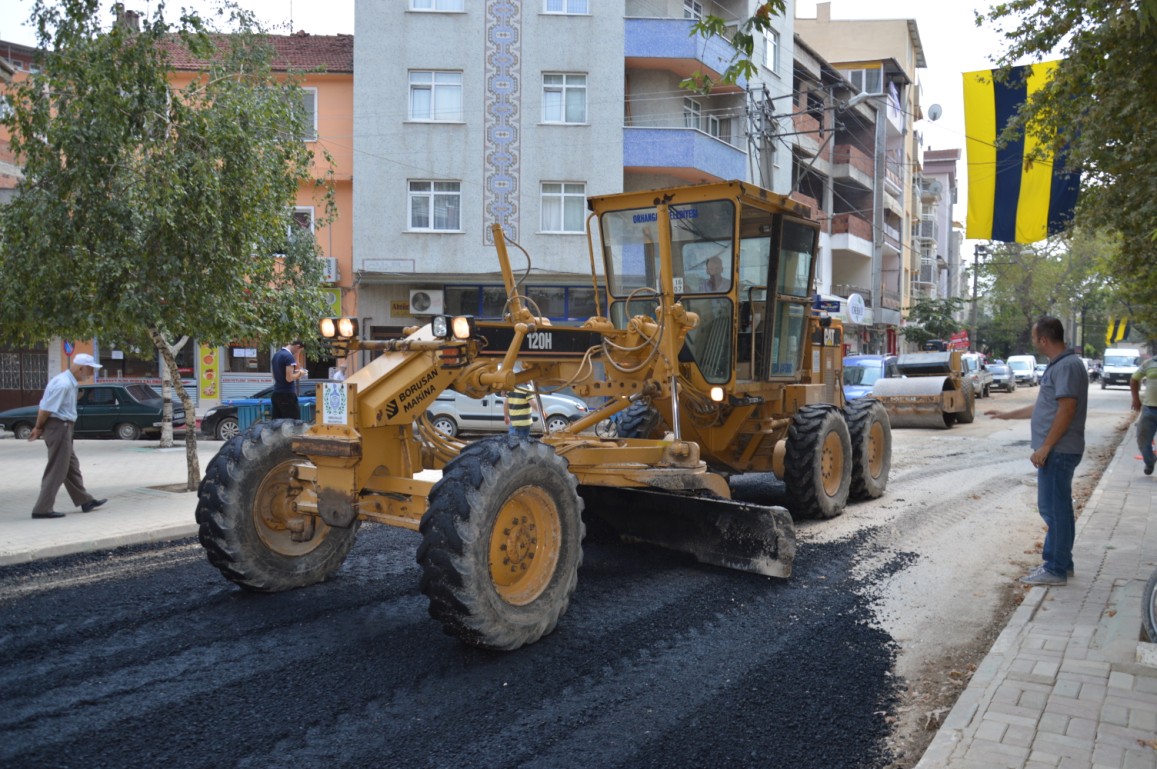 Geçici Asfalt Çalismasi Basladi 
