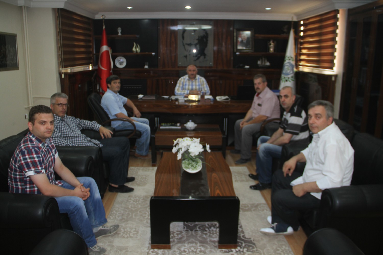 Ipekyolu Halk Oyunlari Toplulugu Gençlik Ve Spor Dernegi Yönetimi Baskani Neset Çaglayan’i Makaminda ziyaret Etti 