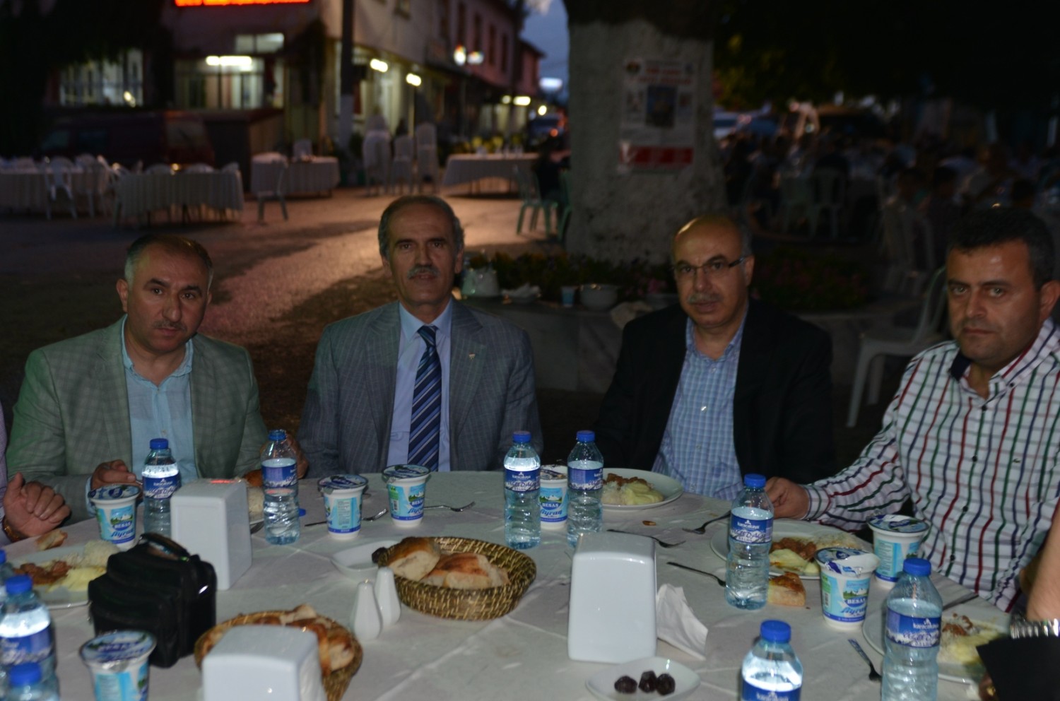 Bursa Büyüksehir Belediye Baskani Recep Altepe Yeniköy Mahallesinde Düzenlenen Iftar Organizasyonuna Katildi 