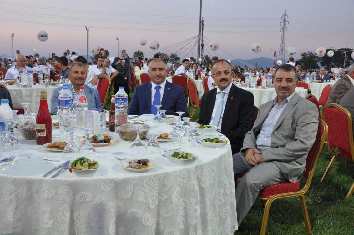 Belediye Baskani Neset Çaglayan Bursa Il Baskanliginin Iftarindaydi 
