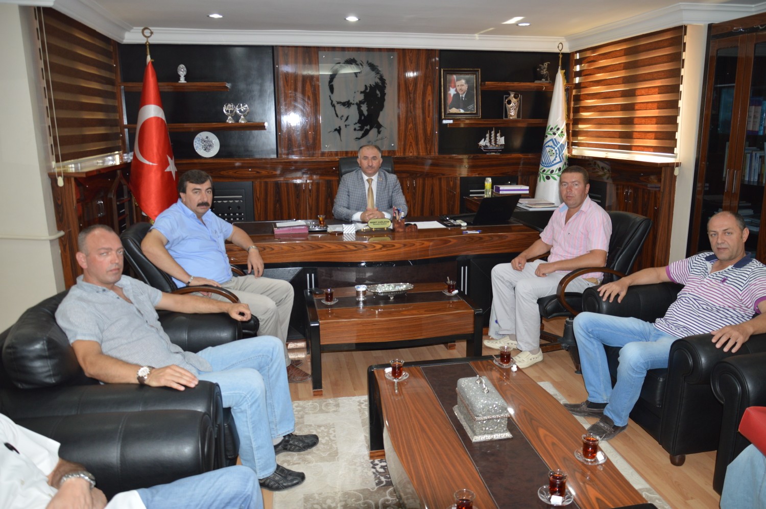 Belediye Baskani neset Çaglayan'i Bulgaristan Burgaz kentine bagli Marafta Köyü’nün Muhtari Ahmet Ali Makaminda Ziyaret Etti 