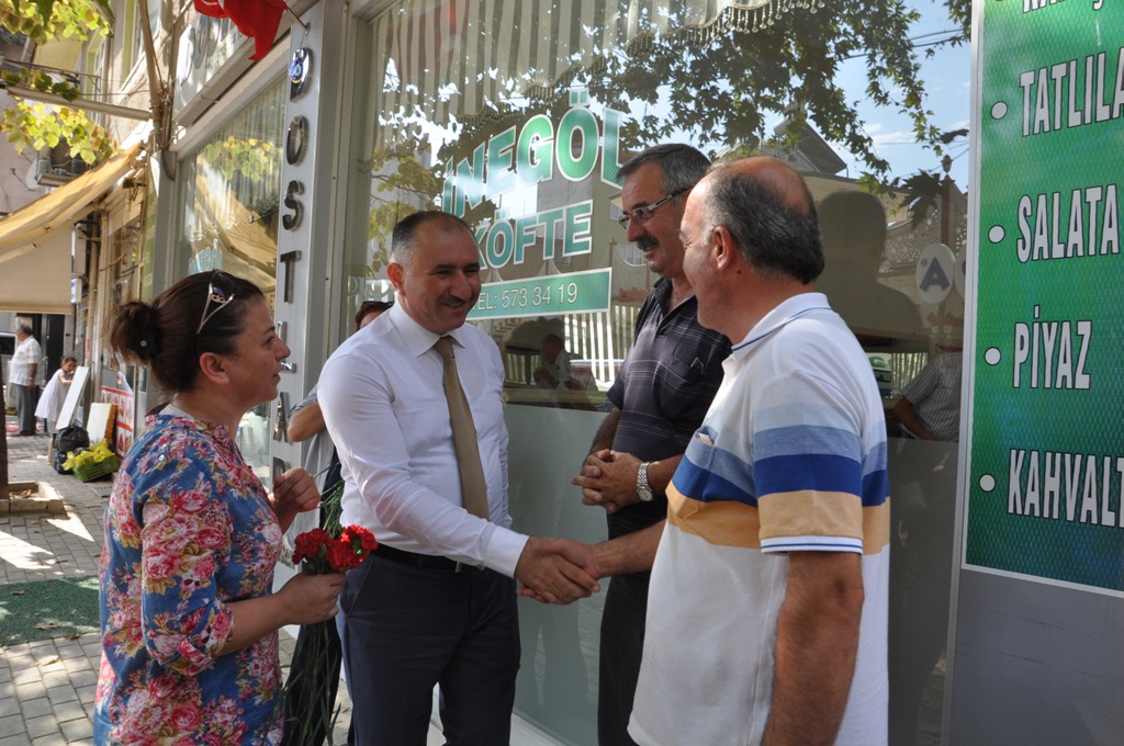Belediye Baskani Neset Çaglayan, Vatandaslarla Sohbet Edip Cumhurbaskanligi Seçimleri Için Destek Istedi 