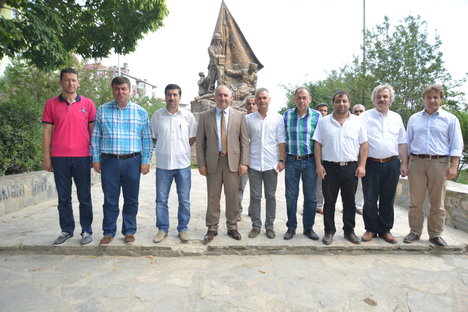 Belediye Baskani Neset Çaglayan Yürüyüs Yolu Üzerinde Bulunan Parkta Incelemeler Yapti 