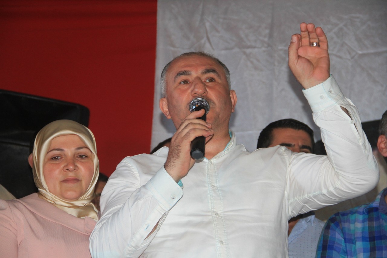 Belediye Baskani Neset Çaglayan Cumhuriyet Alani’nda Halka Seslendi 