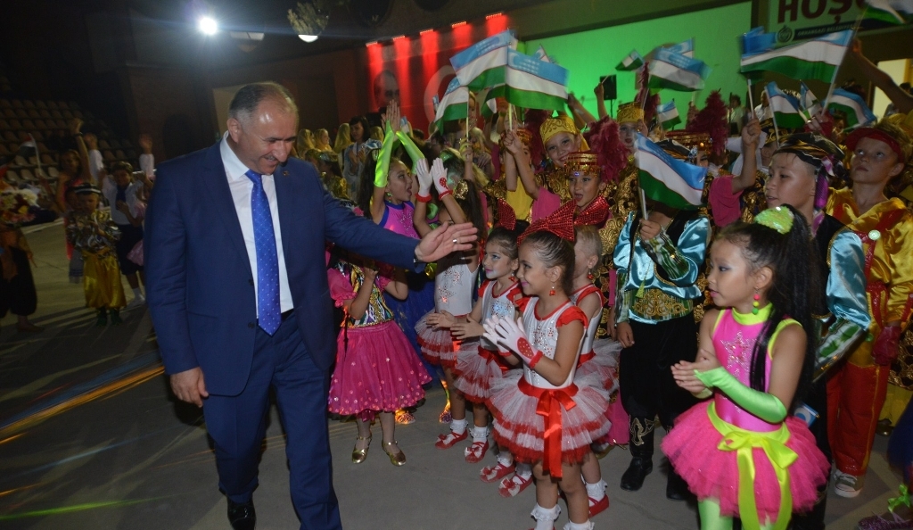 Orhangazi Belediyesi’nin Bu Yil 2.sini Gerçeklestirdigi Dede Korkut Uluslararasi Halkoyunlari Festivali Açikhava Tiyatrosunda Gerçeklesti 