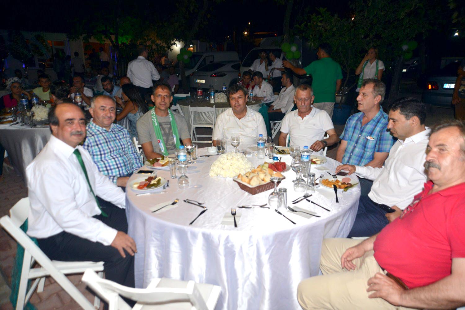 Belediye Baskani Neset Çaglayan Bursasporlular Dernegi Tarafindan Düzenlenen Sezona Merhaba Gecesi’ne Katildi 