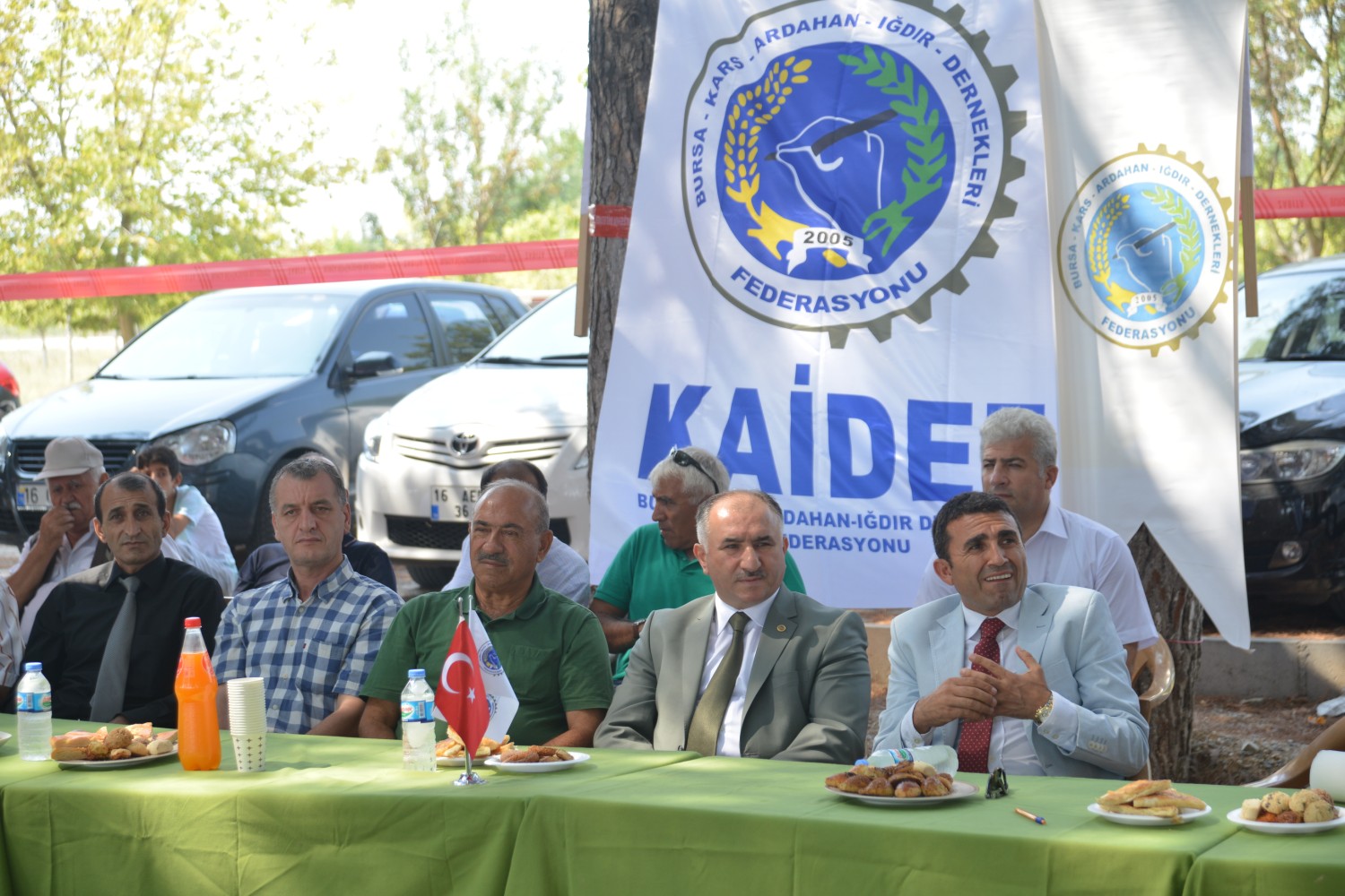 Orhangazi Karslilar ve Ardahanlilar Derneklerinin Üyesi Oldugu KAIDEF’in Geleneksel Piknik Sölenine Belediye Baskani Neset Çaglayan’da Onur Konugu Olarak Davetliydi 