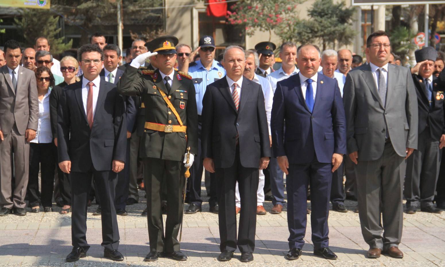 30 Agustos Zafer Bayrami ve Türk Silahli Kuvvetleri Günü, Törenlerle Kutlandi 