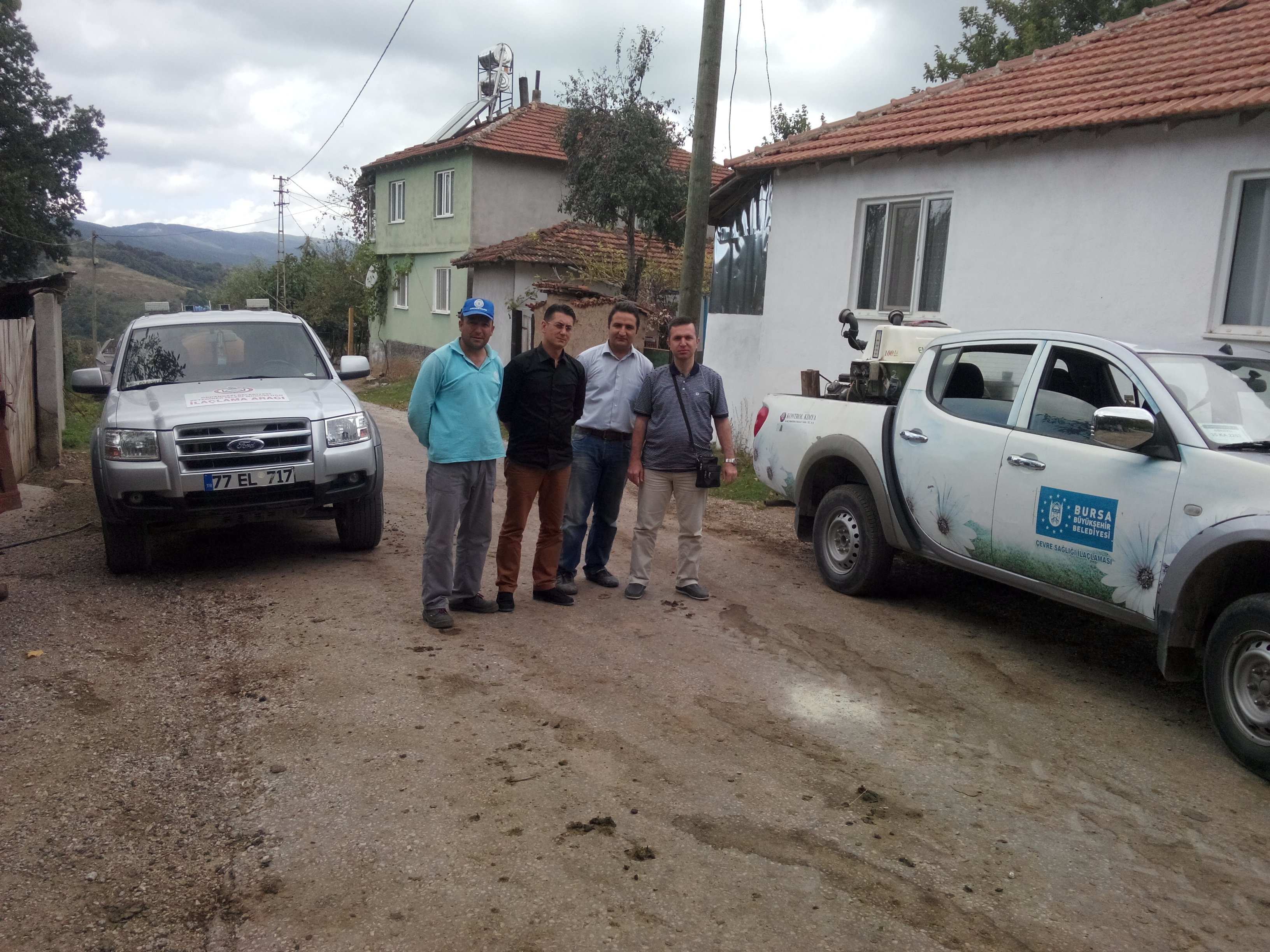 Orhangazi Belediyesi Veteriner Isleri Müdürlügü Mahmudiye Mahallesinde Büyük ve Küçük Bas Hayvanlarda Görülen Mavi Dil Hastaligina Müdahale Etti 