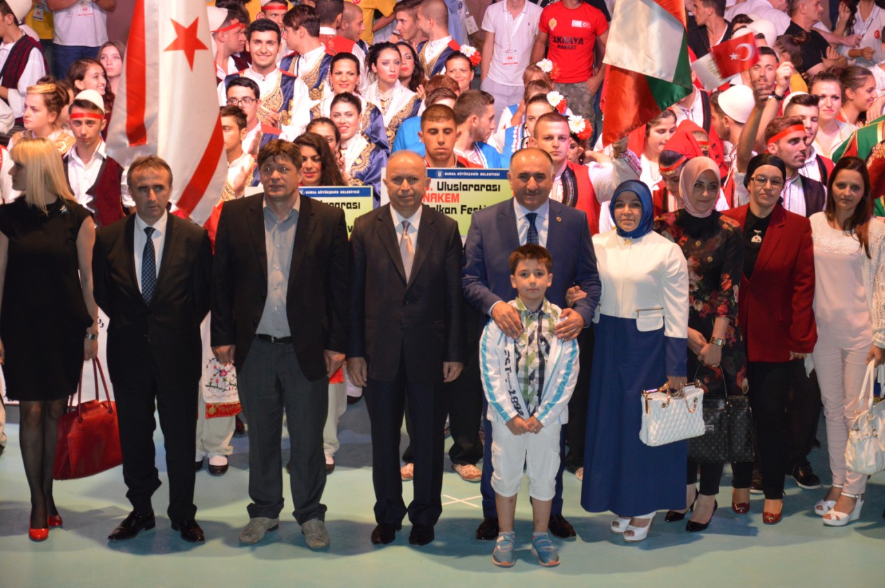 Türkiye’nin Kardes Ülkelerinden Olusan 10 Folklor Ekibi Orhangazi’de Sahne Aldi 