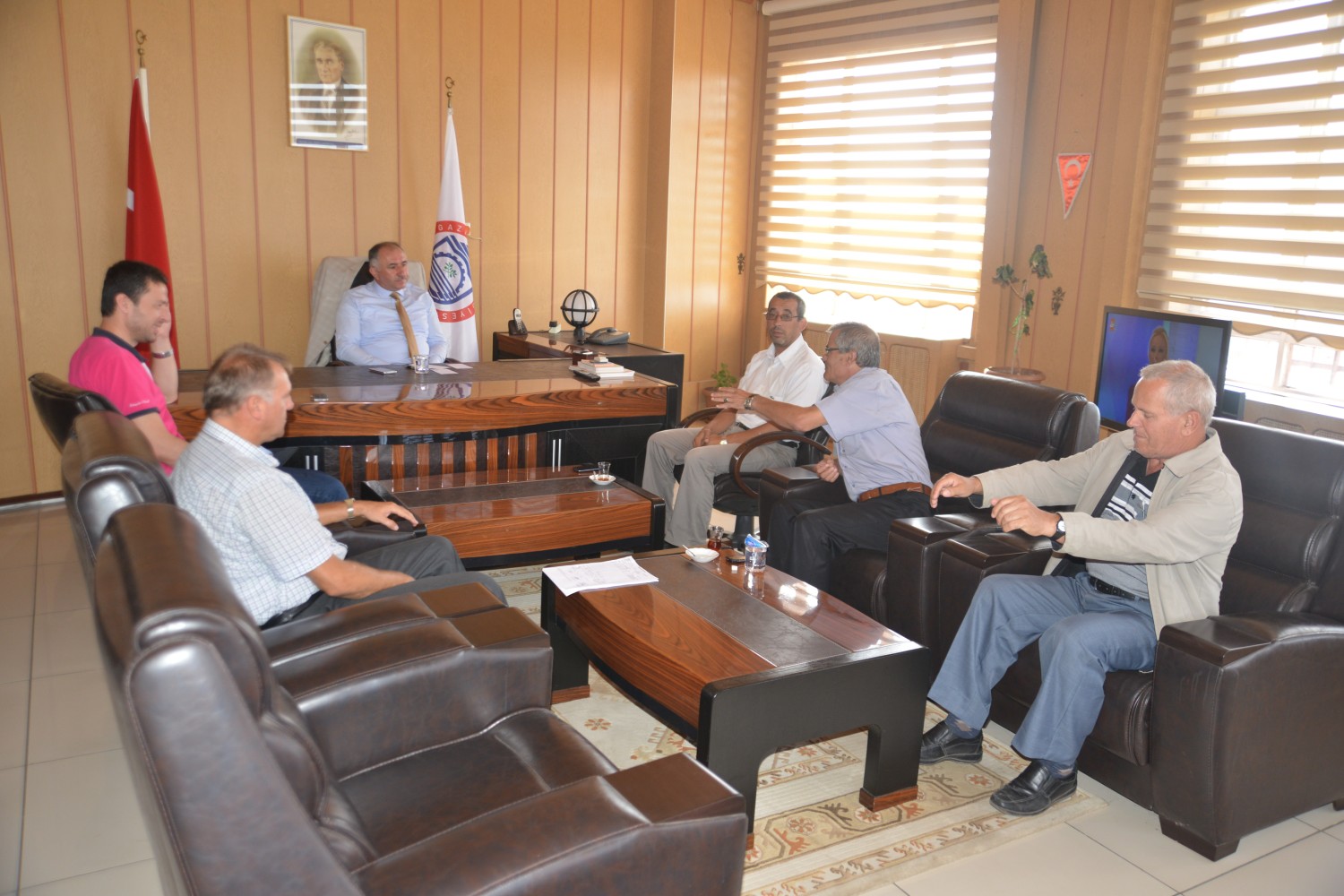 Belediye Baskani Neset Çaglayan Yeniköy Mahallesi'ni Ziyaret Etti 