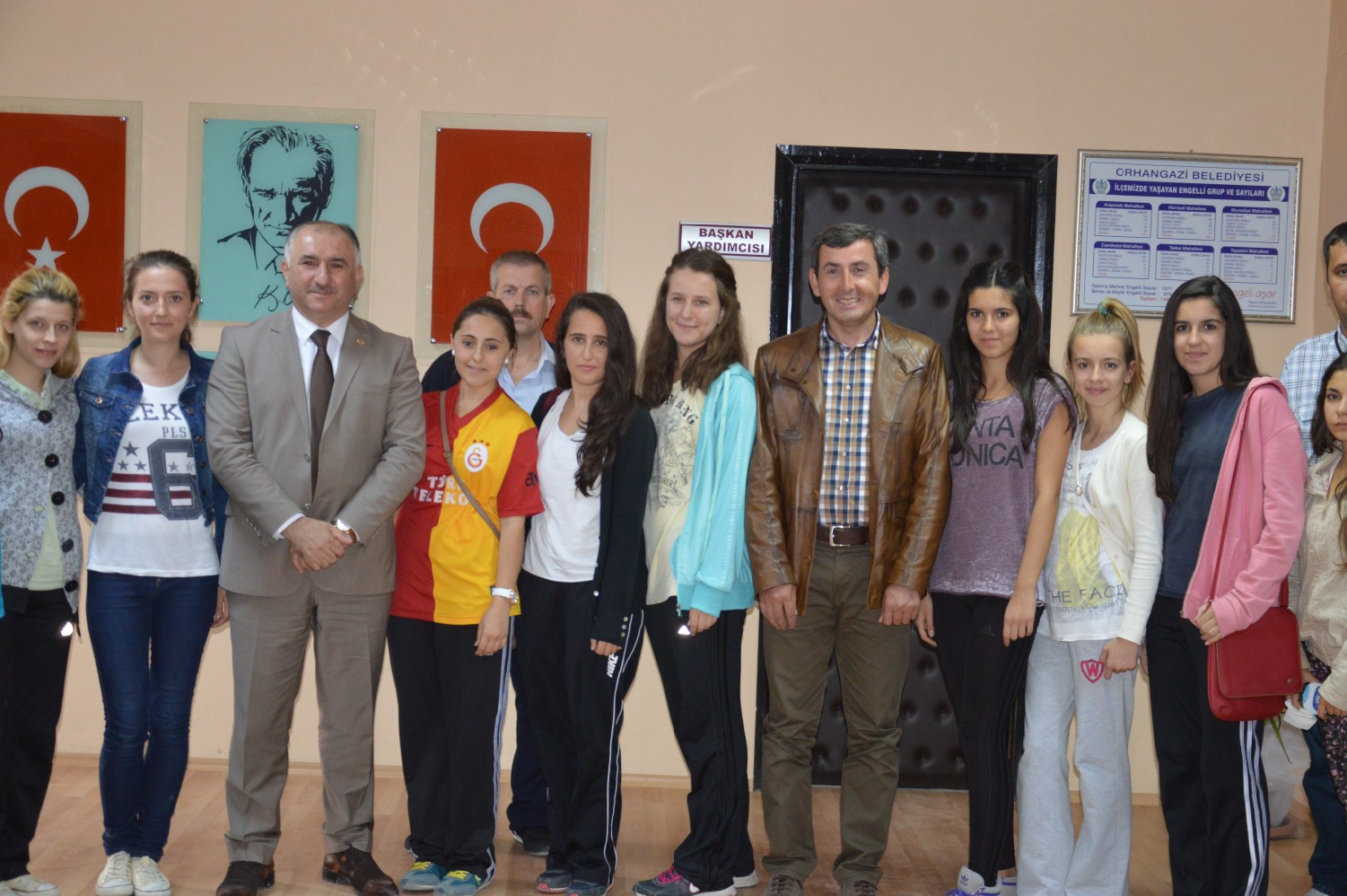 Ipek Yolu Halk Danslari Toplulugu Belediye Baskani Neset Çaglayan'a Tesekkür Ziyaretinde Bulundu 