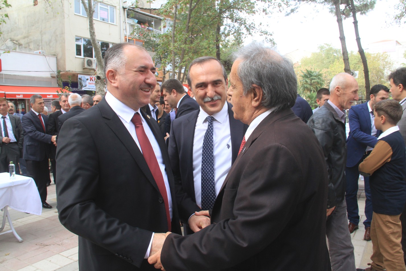 Orhangazi Belediyesi ve Ak Parti Orhangazi Ilçe Baskanligi Bayram Kutlama Programi Düzenledi 