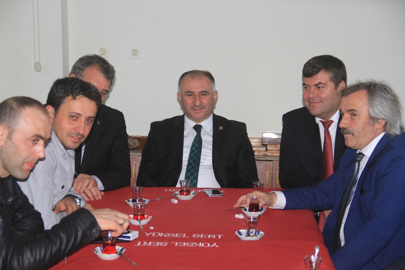 Belediye Baskani Neset Çaglayan, BAL-GÖÇ, KAFDER ve Trabzonlular Kültür ve Dayanisma Dernegine Bayram Ziyareti Yapti 