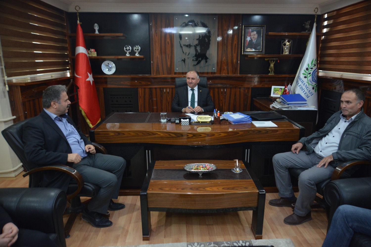 Balgöç Orhangazi Subesinin Yeni Yönetimi Belediye Baskani Neset Çaglayan'i Makaminda Ziyaret Etti 