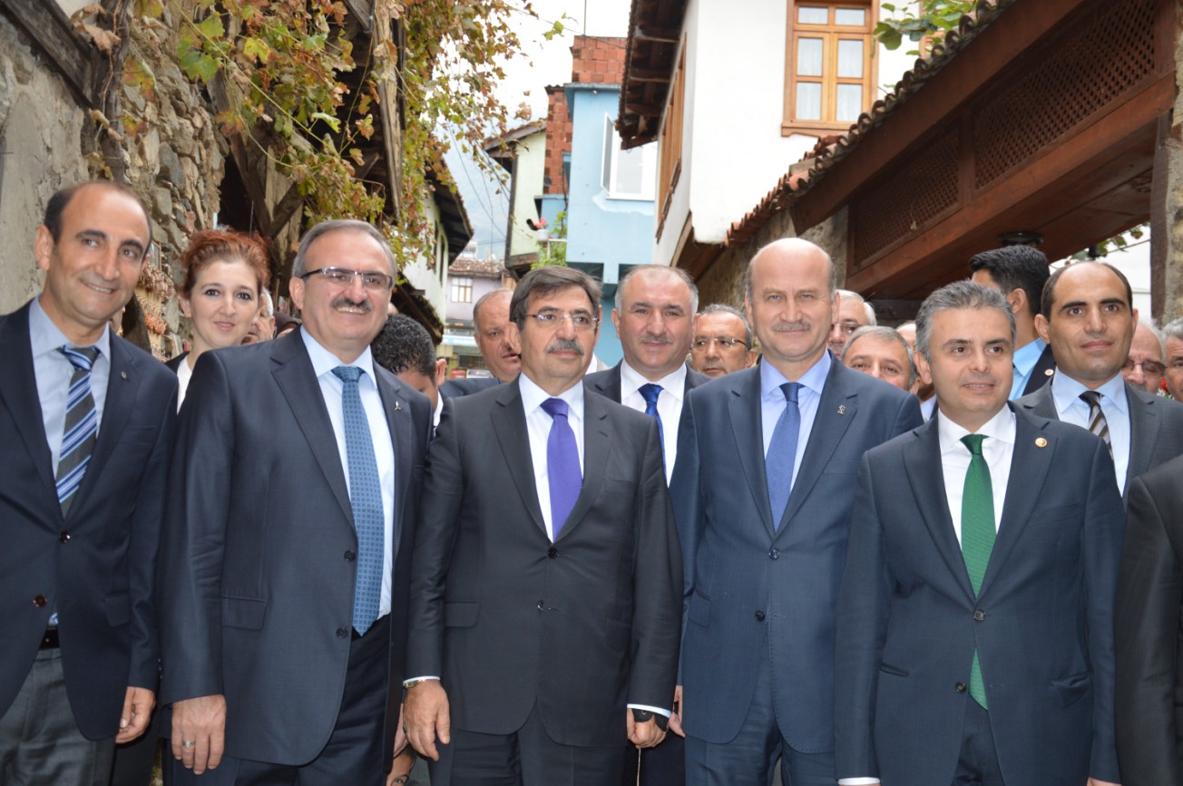 Belediye Baskani Neset Çaglayan Çevre ve Sehircilik Zirvesine Katildi 