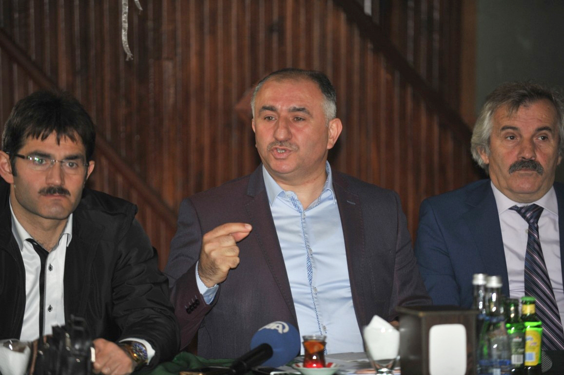 Belediye Baskani Neset Çaglayan, Basin Toplantisi Düzenleyerek Yedi Ayin Degerlendirmesini Yapti 